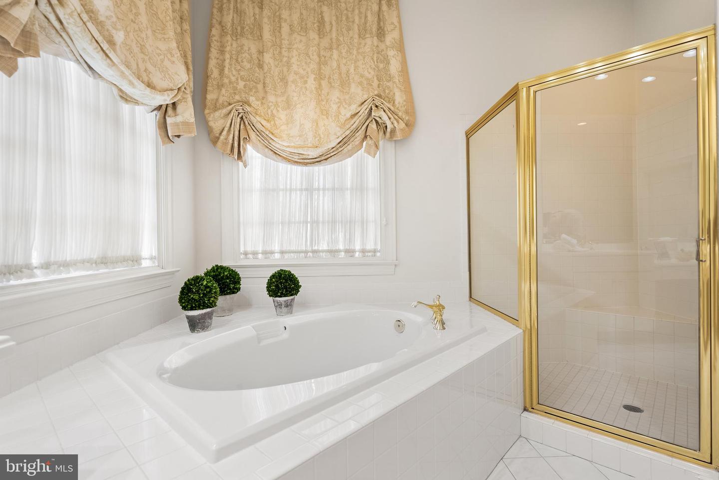 7440 OLD MAPLE SQ, MCLEAN, Virginia 22102, 5 Bedrooms Bedrooms, ,4 BathroomsBathrooms,Residential,For sale,7440 OLD MAPLE SQ,VAFX2282872 MLS # VAFX2282872