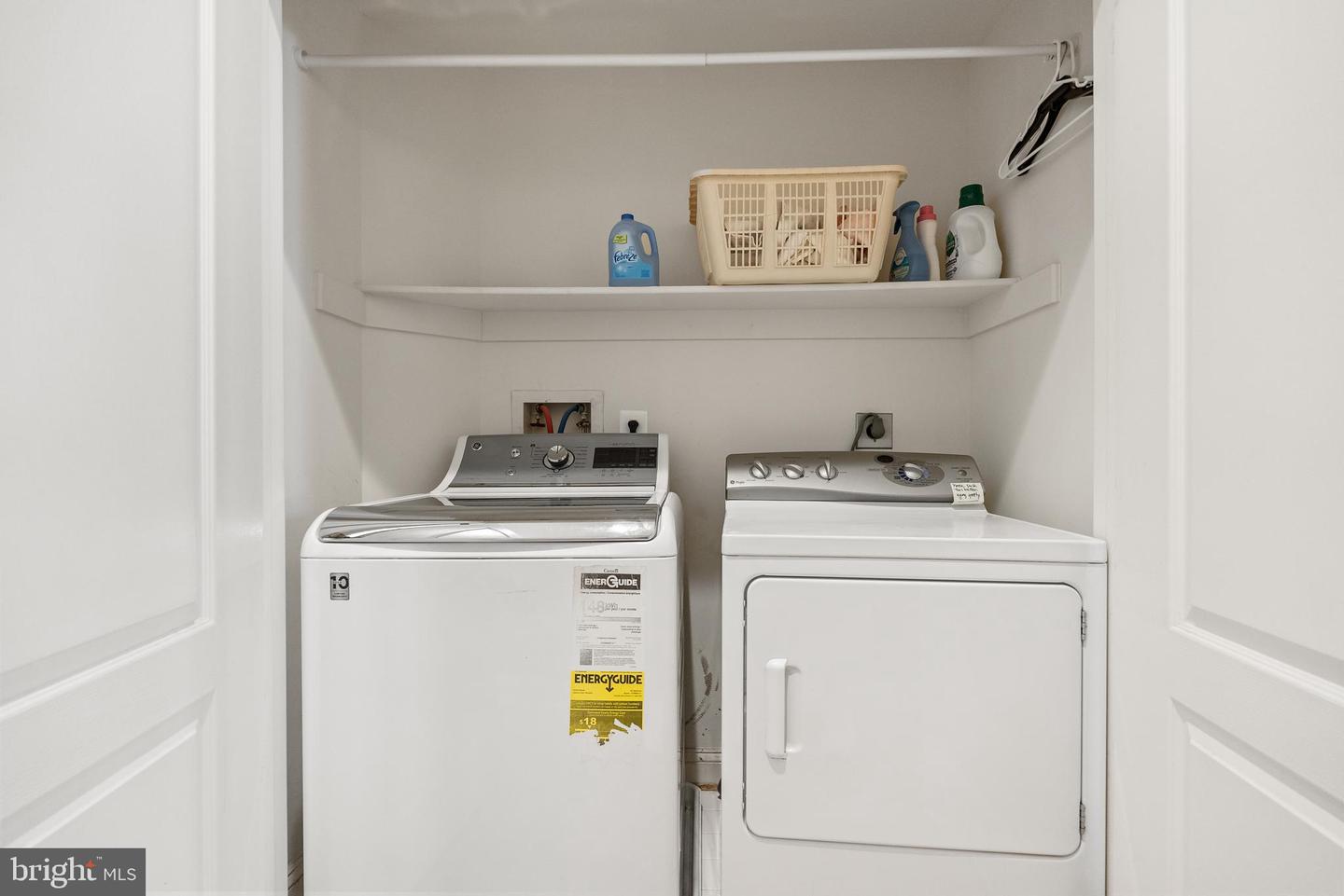 7440 OLD MAPLE SQ, MCLEAN, Virginia 22102, 5 Bedrooms Bedrooms, ,4 BathroomsBathrooms,Residential,For sale,7440 OLD MAPLE SQ,VAFX2282872 MLS # VAFX2282872