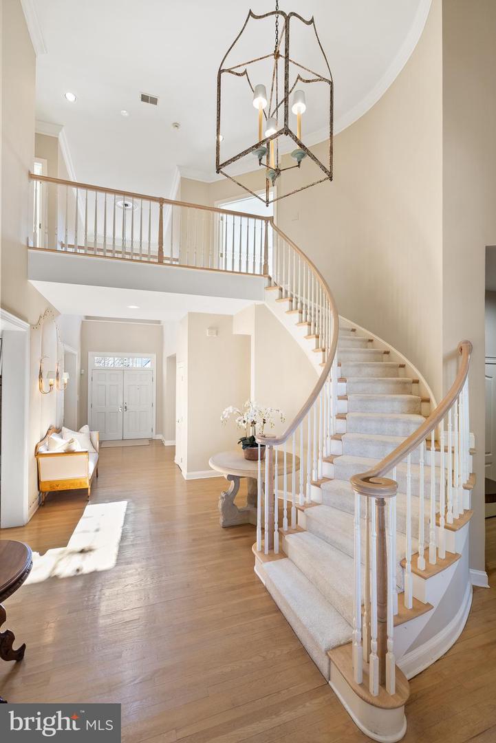 7440 OLD MAPLE SQ, MCLEAN, Virginia 22102, 5 Bedrooms Bedrooms, ,4 BathroomsBathrooms,Residential,For sale,7440 OLD MAPLE SQ,VAFX2282872 MLS # VAFX2282872