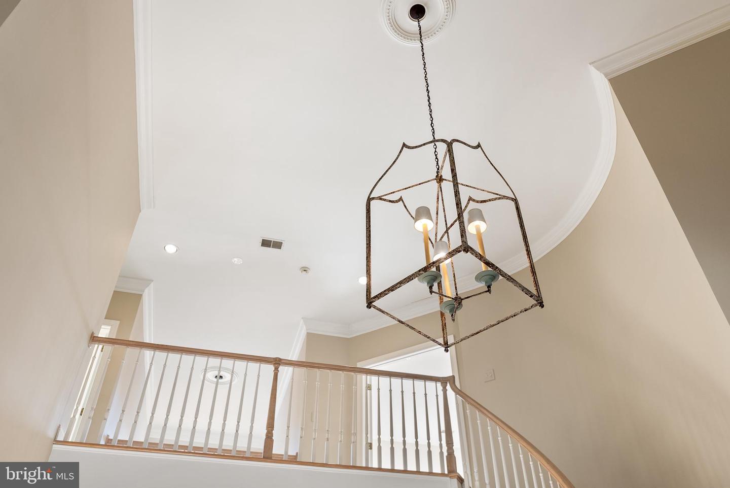 7440 OLD MAPLE SQ, MCLEAN, Virginia 22102, 5 Bedrooms Bedrooms, ,4 BathroomsBathrooms,Residential,For sale,7440 OLD MAPLE SQ,VAFX2282872 MLS # VAFX2282872