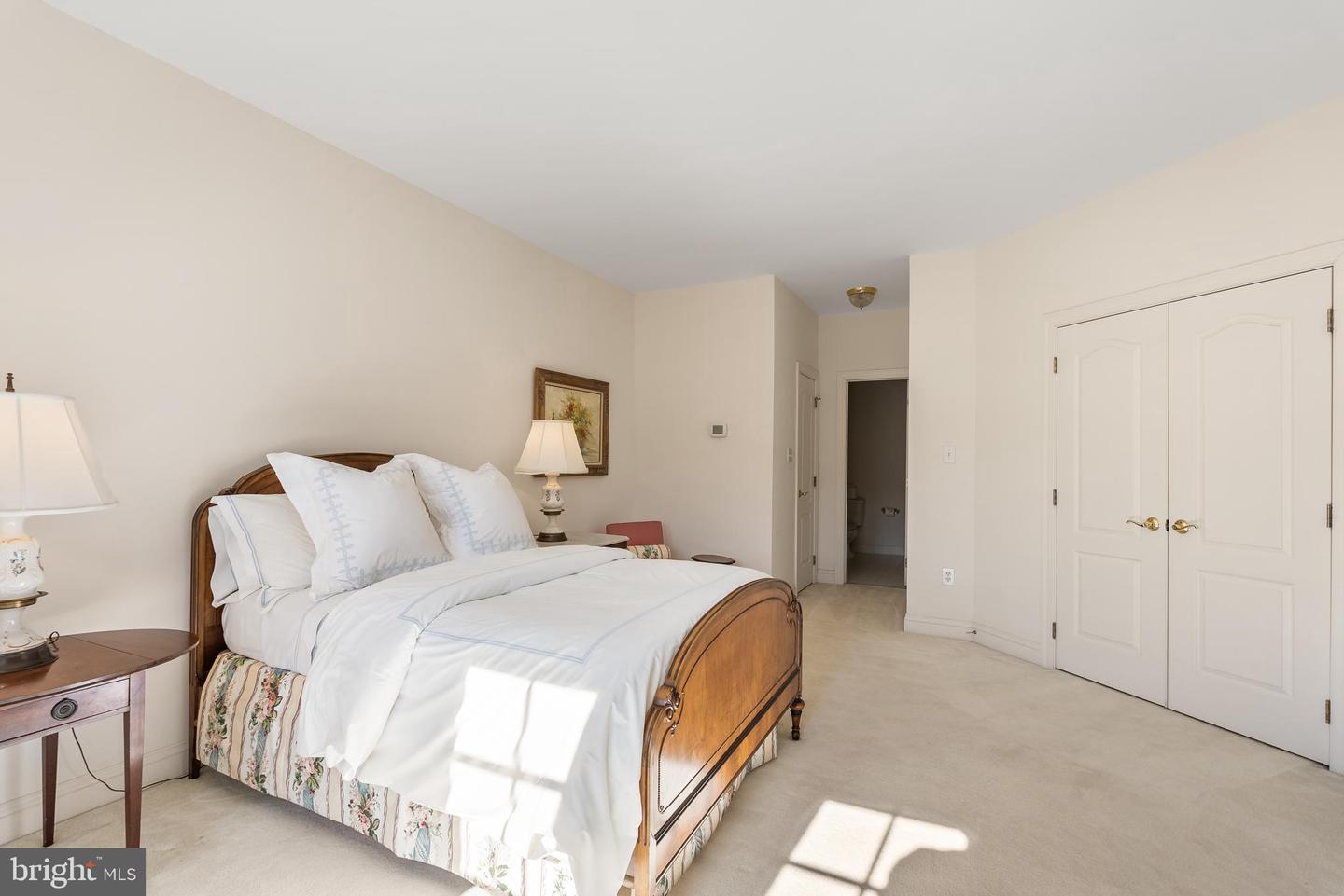 7440 OLD MAPLE SQ, MCLEAN, Virginia 22102, 5 Bedrooms Bedrooms, ,4 BathroomsBathrooms,Residential,For sale,7440 OLD MAPLE SQ,VAFX2282872 MLS # VAFX2282872