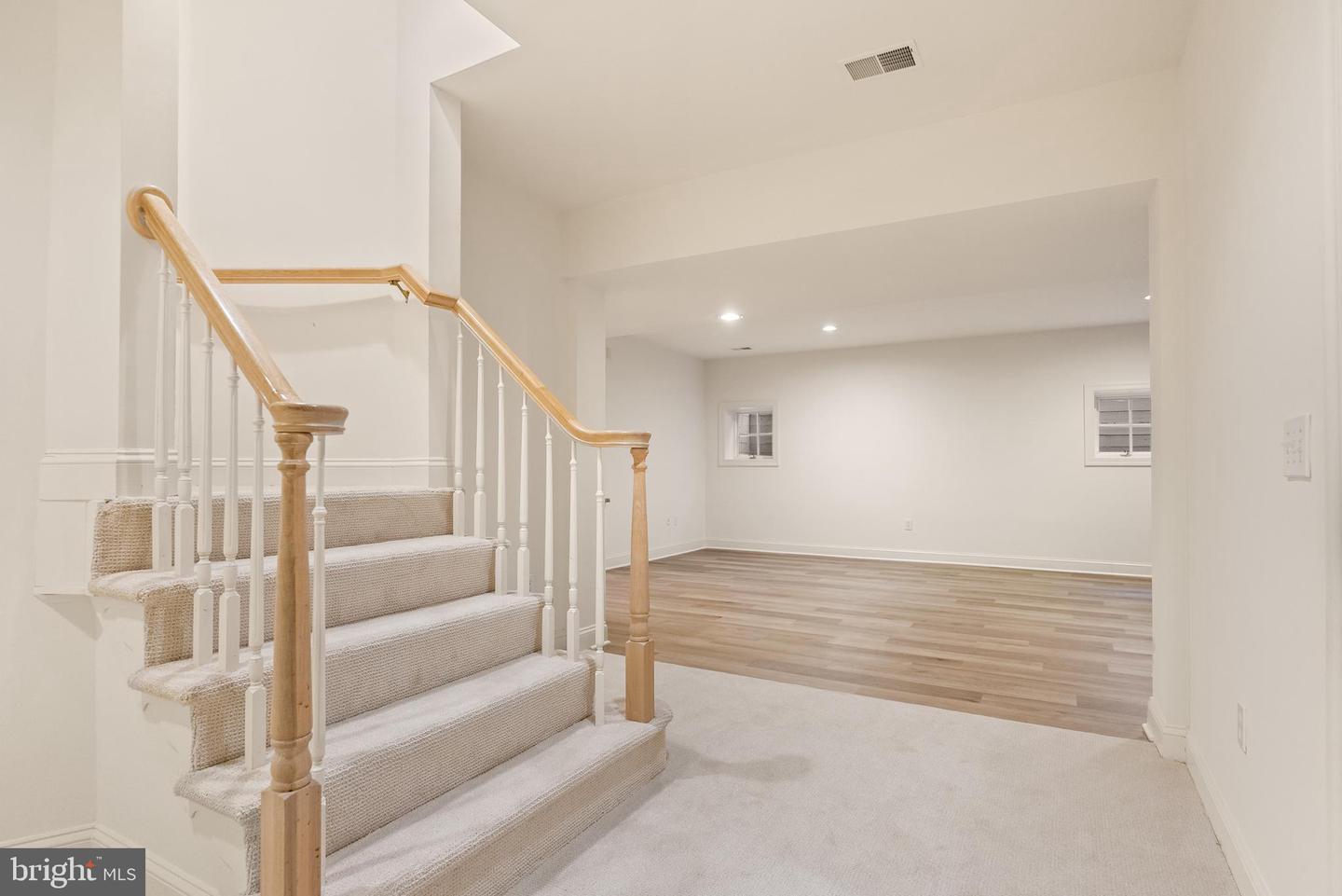 7440 OLD MAPLE SQ, MCLEAN, Virginia 22102, 5 Bedrooms Bedrooms, ,4 BathroomsBathrooms,Residential,For sale,7440 OLD MAPLE SQ,VAFX2282872 MLS # VAFX2282872