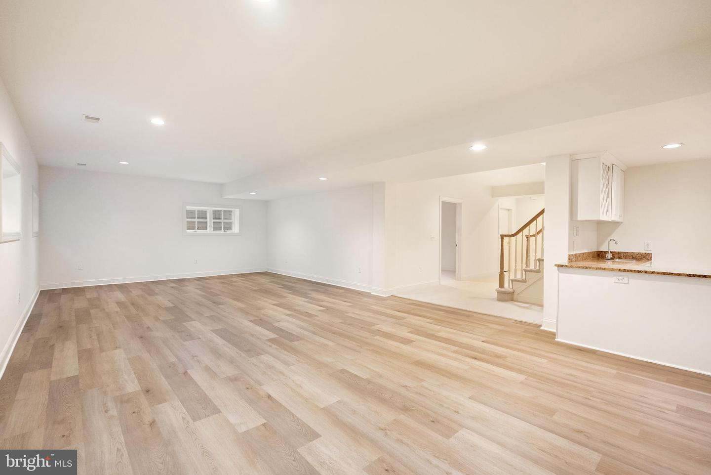 7440 OLD MAPLE SQ, MCLEAN, Virginia 22102, 5 Bedrooms Bedrooms, ,4 BathroomsBathrooms,Residential,For sale,7440 OLD MAPLE SQ,VAFX2282872 MLS # VAFX2282872