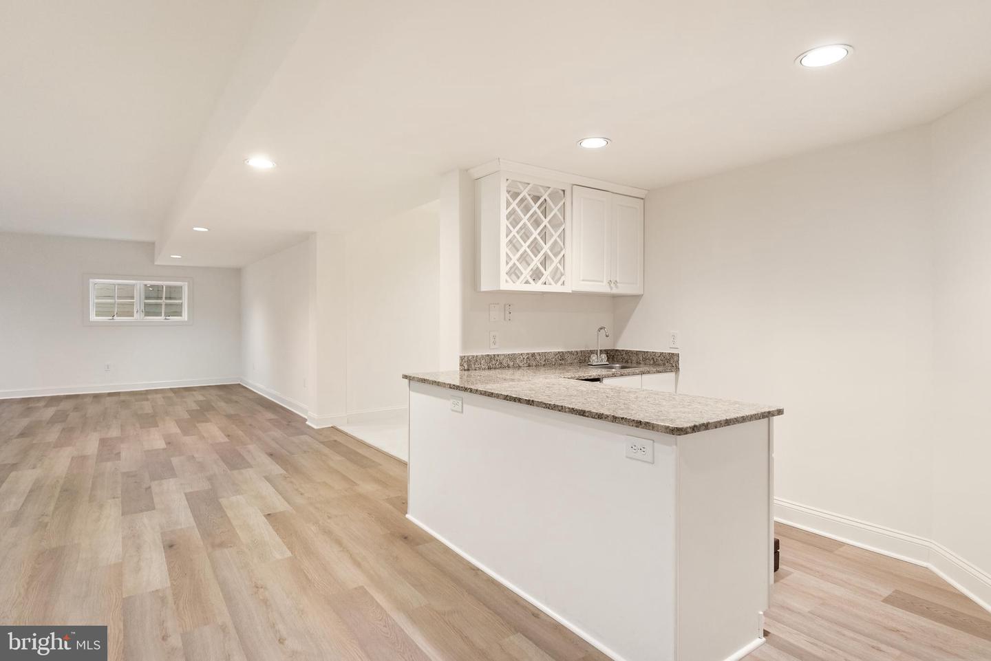 7440 OLD MAPLE SQ, MCLEAN, Virginia 22102, 5 Bedrooms Bedrooms, ,4 BathroomsBathrooms,Residential,For sale,7440 OLD MAPLE SQ,VAFX2282872 MLS # VAFX2282872