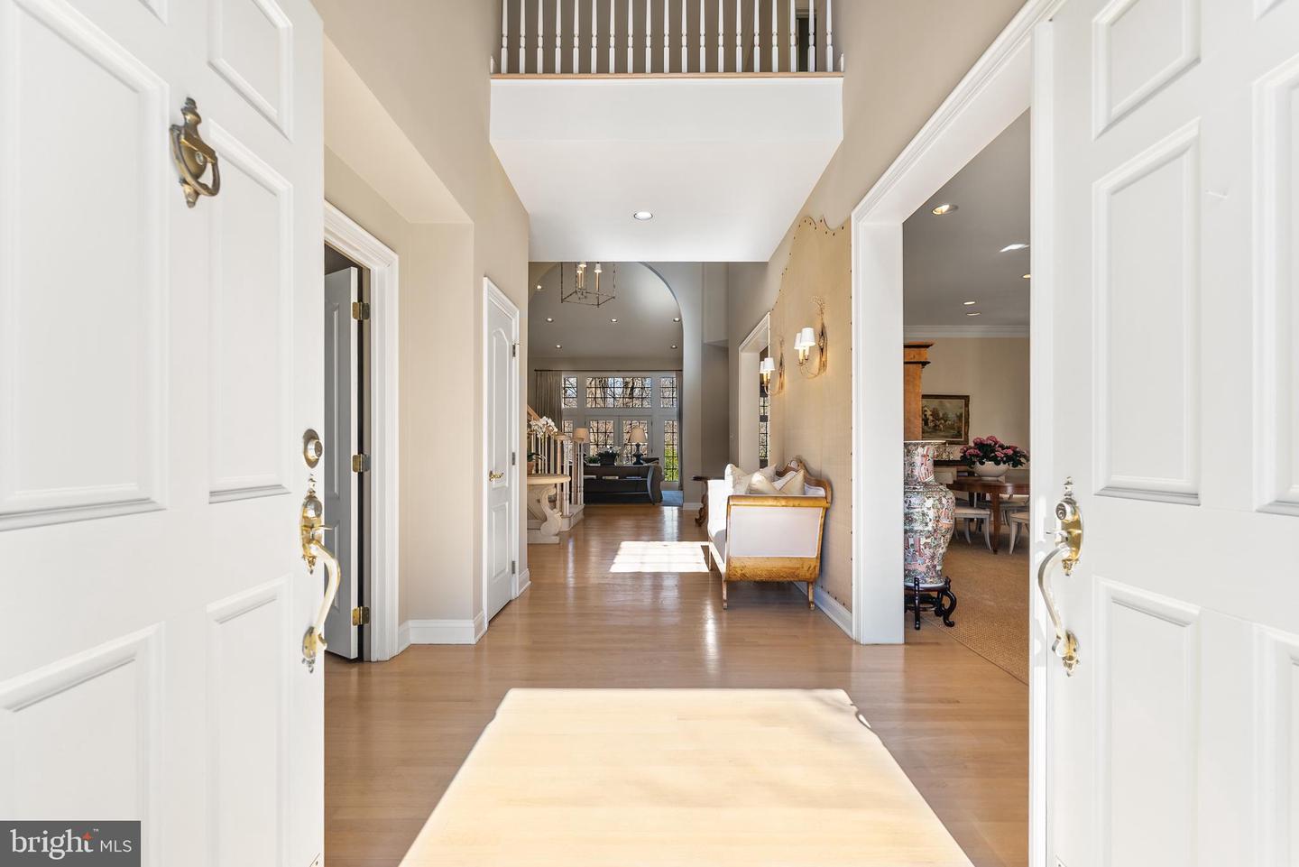 7440 OLD MAPLE SQ, MCLEAN, Virginia 22102, 5 Bedrooms Bedrooms, ,4 BathroomsBathrooms,Residential,For sale,7440 OLD MAPLE SQ,VAFX2282872 MLS # VAFX2282872