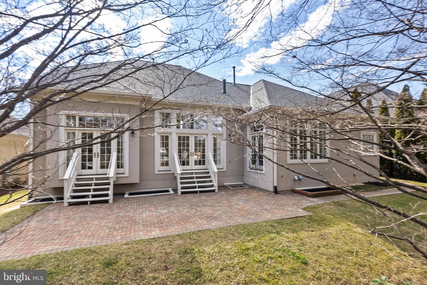 7440 OLD MAPLE SQ, MCLEAN, Virginia 22102, 5 Bedrooms Bedrooms, ,4 BathroomsBathrooms,Residential,For sale,7440 OLD MAPLE SQ,VAFX2282872 MLS # VAFX2282872