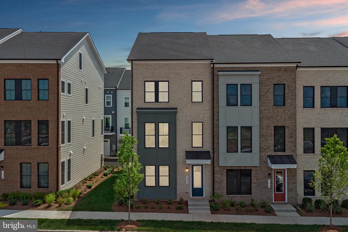 13922 AVIATION PL, HERNDON, Virginia 20171, 4 Bedrooms Bedrooms, ,3 BathroomsBathrooms,Residential,For sale,13922 AVIATION PL,VAFX2282932 MLS # VAFX2282932