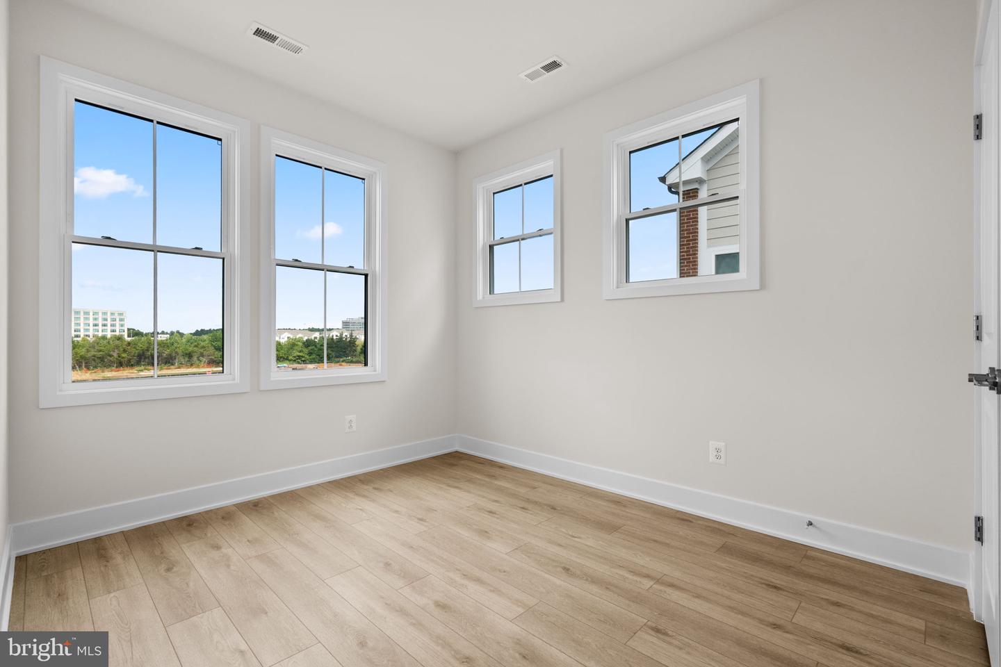 13922 AVIATION PL, HERNDON, Virginia 20171, 4 Bedrooms Bedrooms, ,3 BathroomsBathrooms,Residential,For sale,13922 AVIATION PL,VAFX2282932 MLS # VAFX2282932