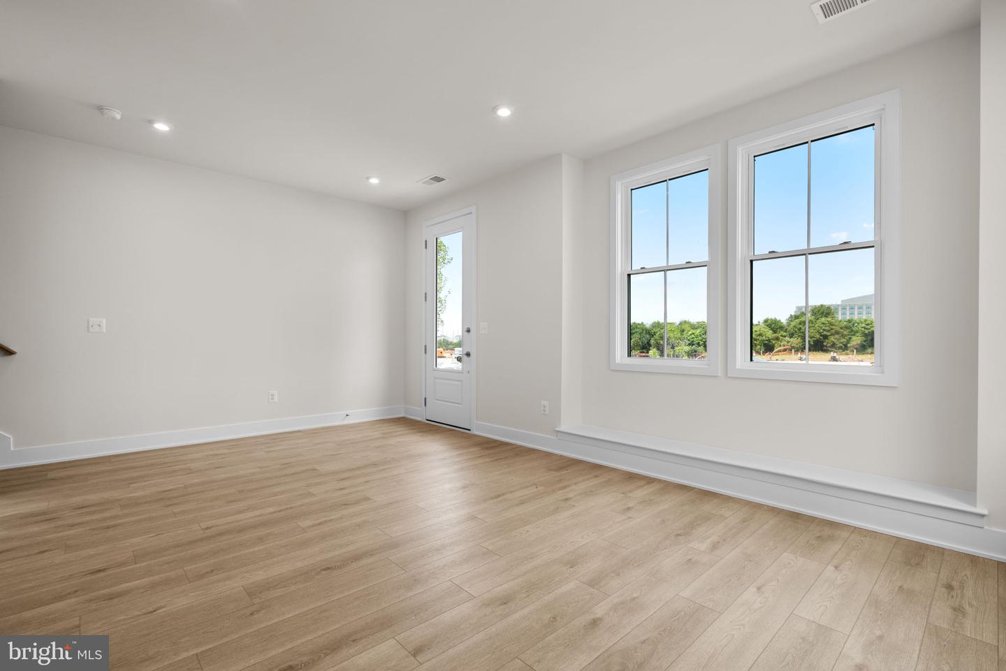 13922 AVIATION PL, HERNDON, Virginia 20171, 4 Bedrooms Bedrooms, ,3 BathroomsBathrooms,Residential,For sale,13922 AVIATION PL,VAFX2282932 MLS # VAFX2282932