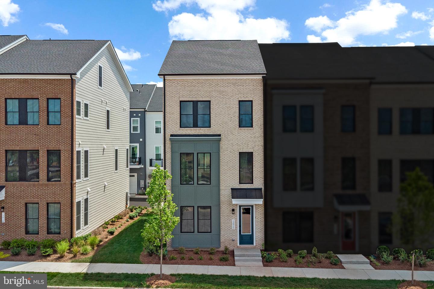 13922 AVIATION PL, HERNDON, Virginia 20171, 4 Bedrooms Bedrooms, ,3 BathroomsBathrooms,Residential,For sale,13922 AVIATION PL,VAFX2282932 MLS # VAFX2282932