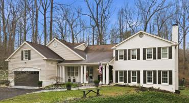 11728 STUART MILL RD, OAKTON, Virginia 22124, 6 Bedrooms Bedrooms, 12 Rooms Rooms,Residential,For sale,11728 STUART MILL RD,VAFX2282934 MLS # VAFX2282934