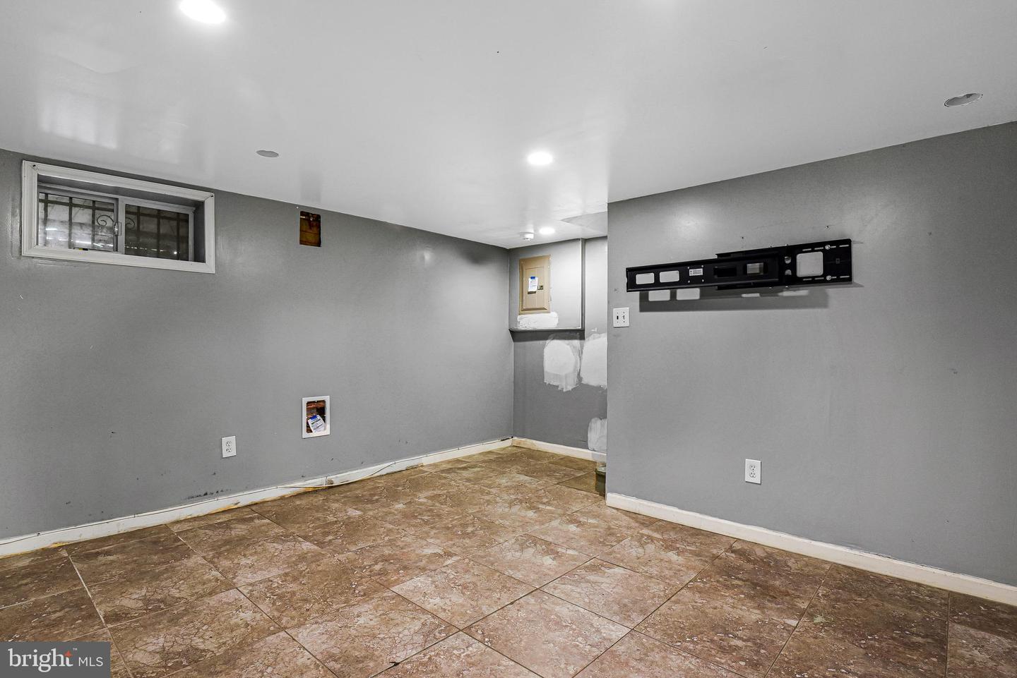 1452 HOWARD RD SE, WASHINGTON, District Of Columbia 20020, 2 Bedrooms Bedrooms, ,1 BathroomBathrooms,Residential,For sale,1452 HOWARD RD SE,DCDC2235416 MLS # DCDC2235416