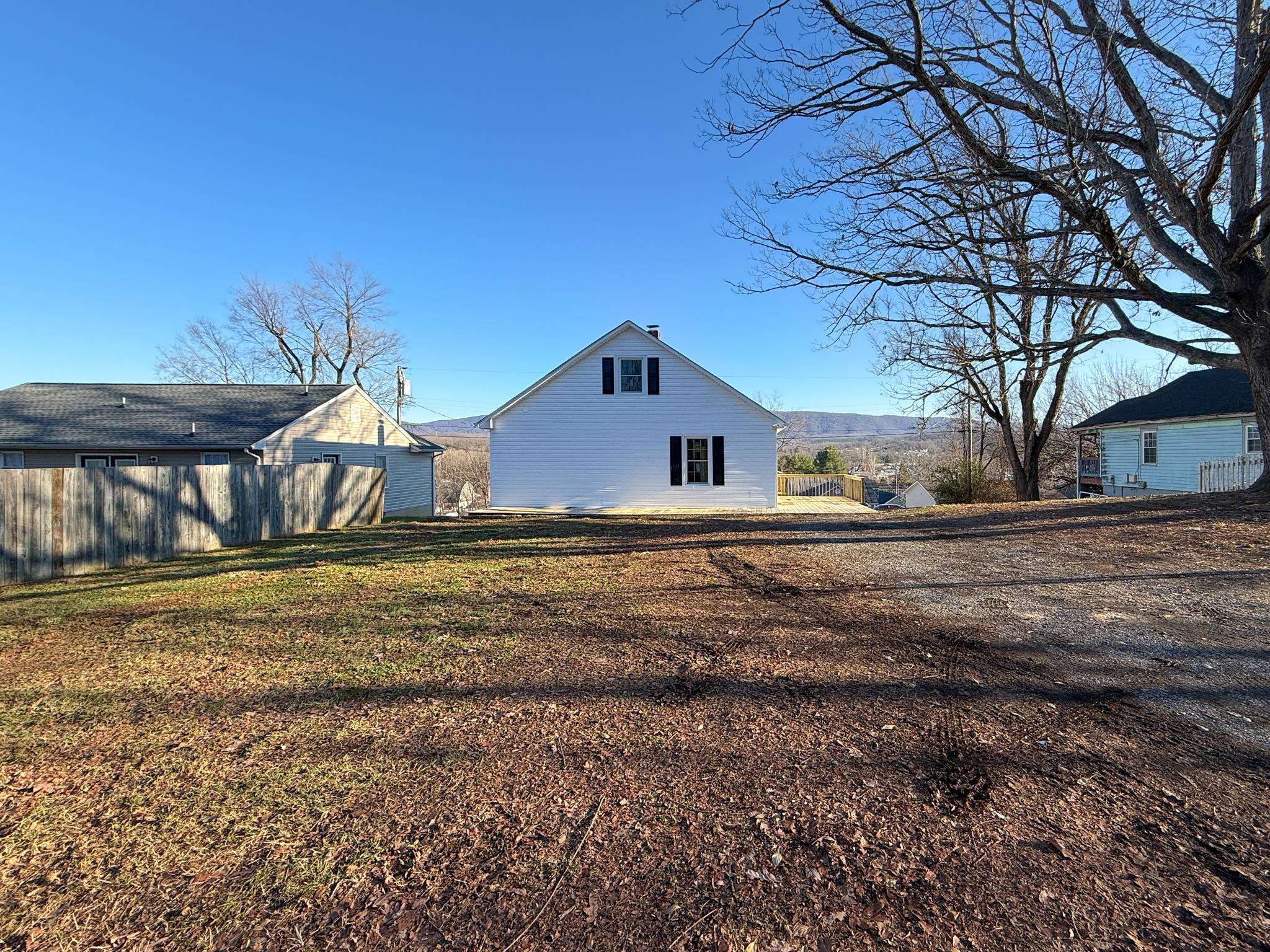 909 GRAYSON AVE, WAYNESBORO, Virginia 22980, 3 Bedrooms Bedrooms, ,2 BathroomsBathrooms,Residential,909 GRAYSON AVE,671622 MLS # 671622