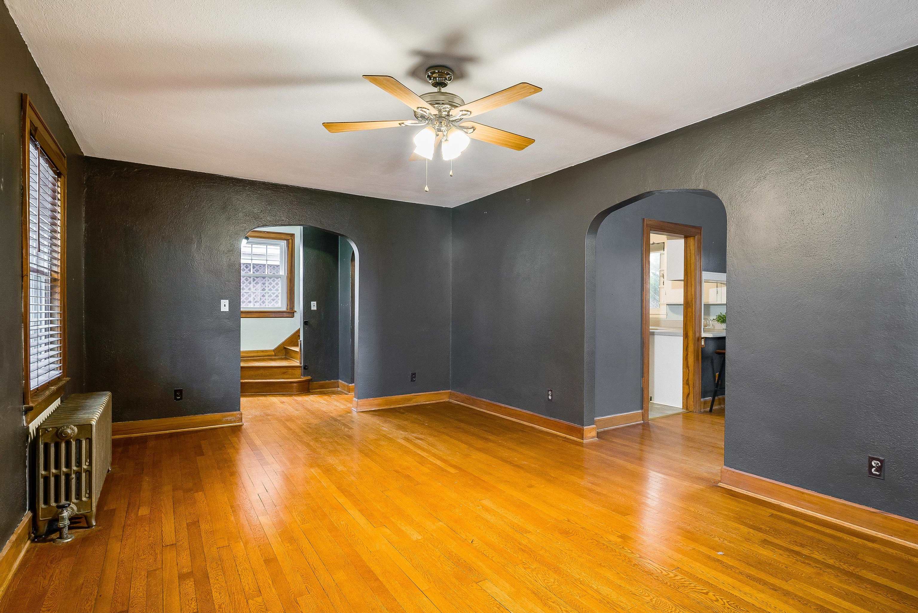 420 FLORENCE AVE, WAYNESBORO, Virginia 22980, 3 Bedrooms Bedrooms, ,1 BathroomBathrooms,Residential,420 FLORENCE AVE,671942 MLS # 671942