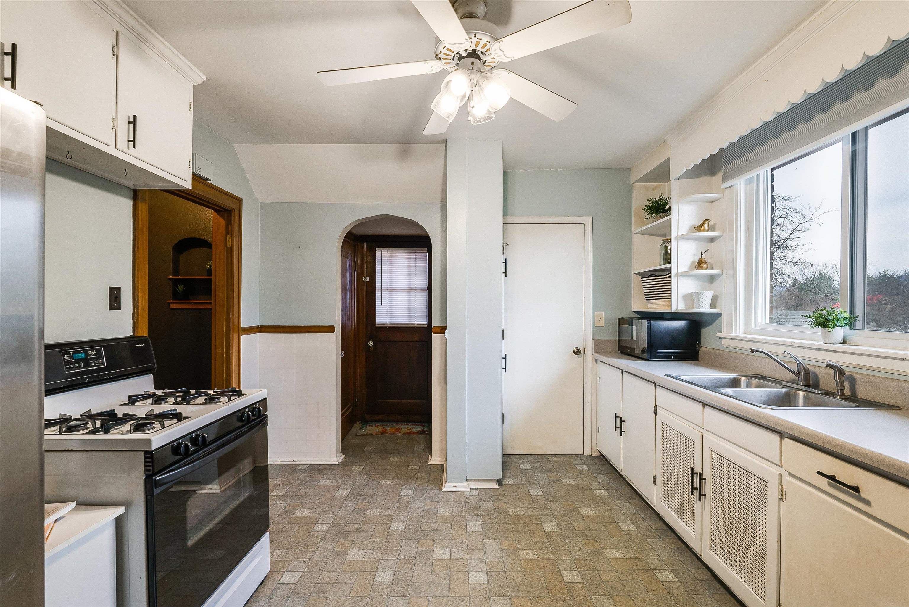 420 FLORENCE AVE, WAYNESBORO, Virginia 22980, 3 Bedrooms Bedrooms, ,1 BathroomBathrooms,Residential,420 FLORENCE AVE,671942 MLS # 671942