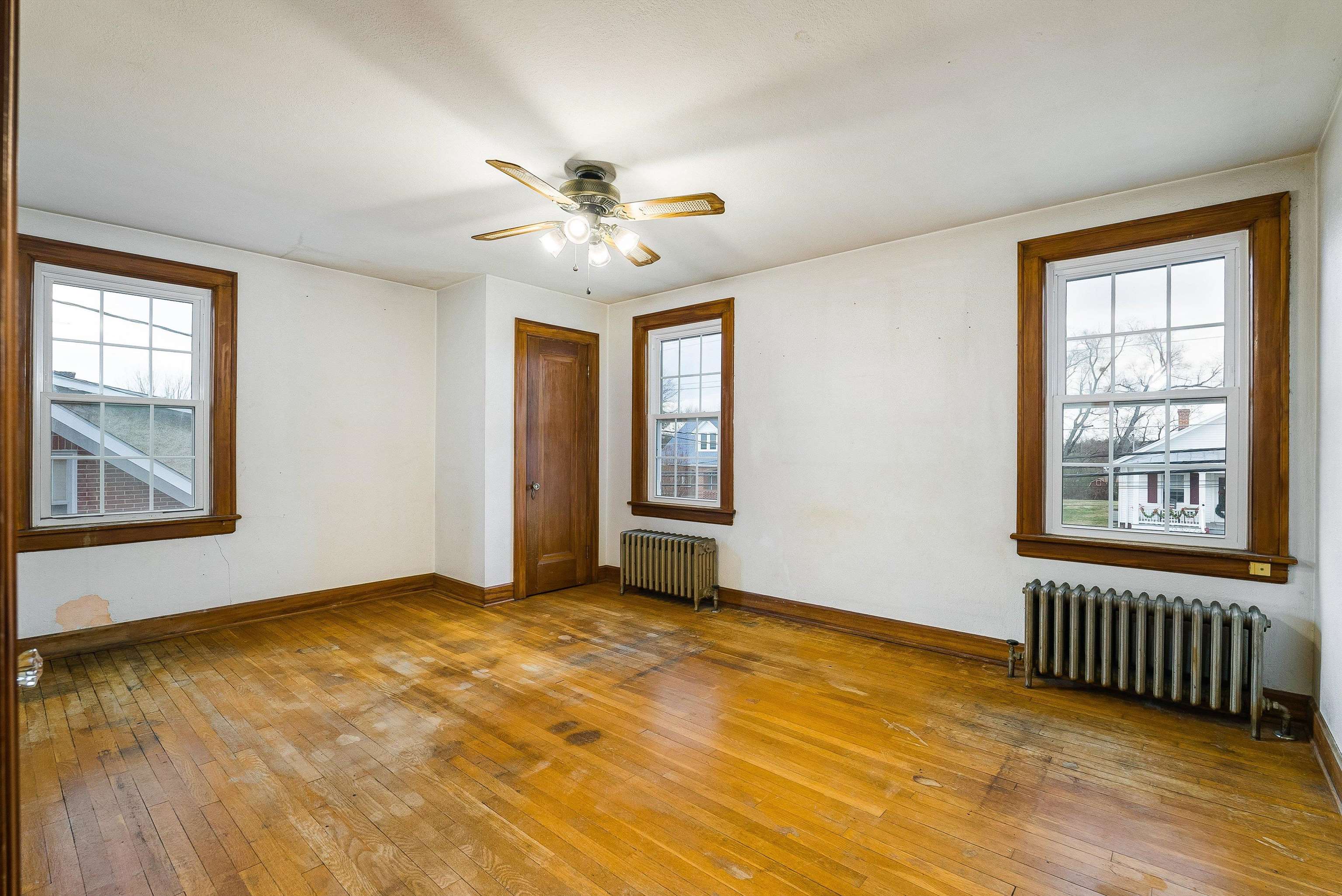 420 FLORENCE AVE, WAYNESBORO, Virginia 22980, 3 Bedrooms Bedrooms, ,1 BathroomBathrooms,Residential,420 FLORENCE AVE,671942 MLS # 671942