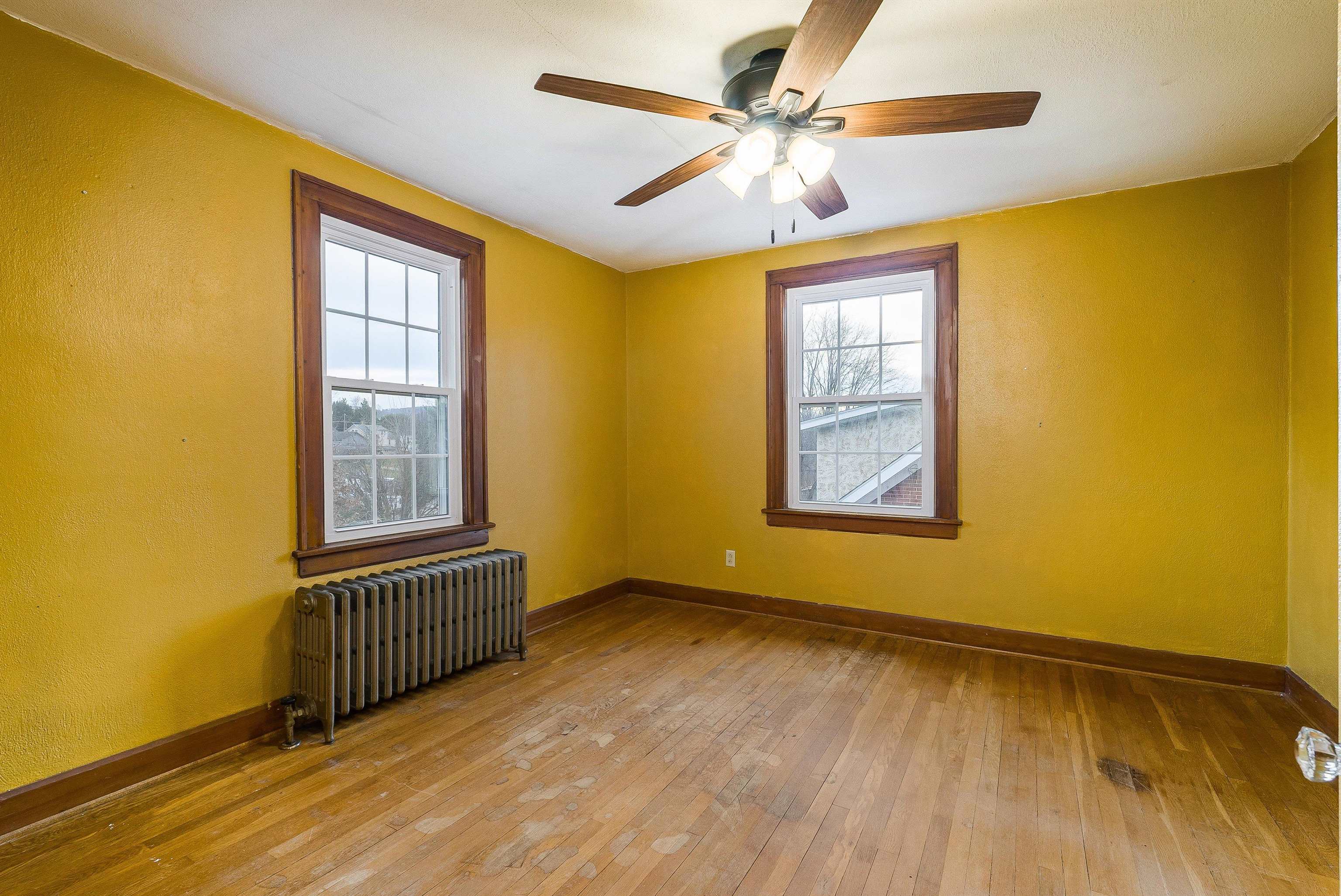 420 FLORENCE AVE, WAYNESBORO, Virginia 22980, 3 Bedrooms Bedrooms, ,1 BathroomBathrooms,Residential,420 FLORENCE AVE,671942 MLS # 671942