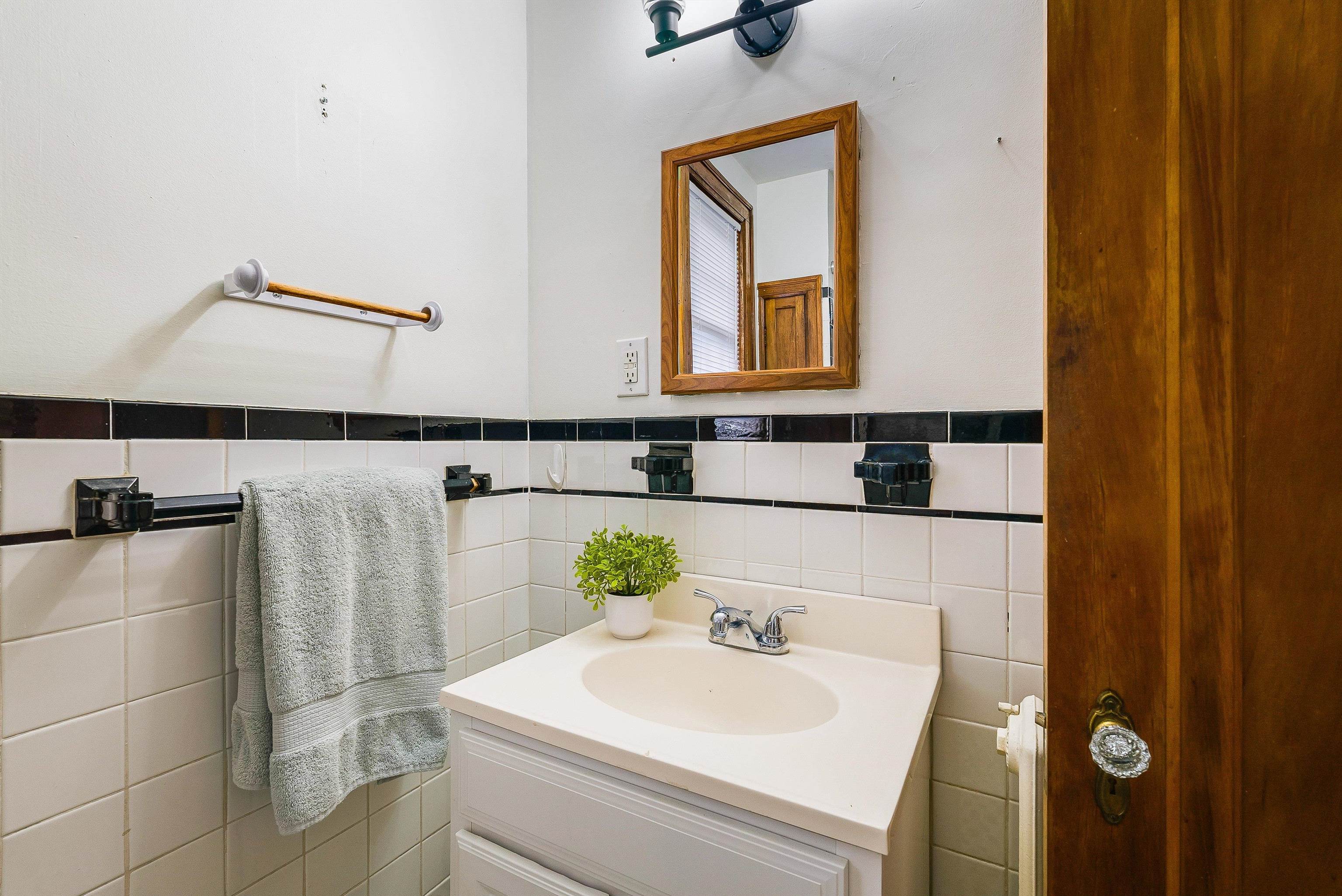 420 FLORENCE AVE, WAYNESBORO, Virginia 22980, 3 Bedrooms Bedrooms, ,1 BathroomBathrooms,Residential,420 FLORENCE AVE,671942 MLS # 671942