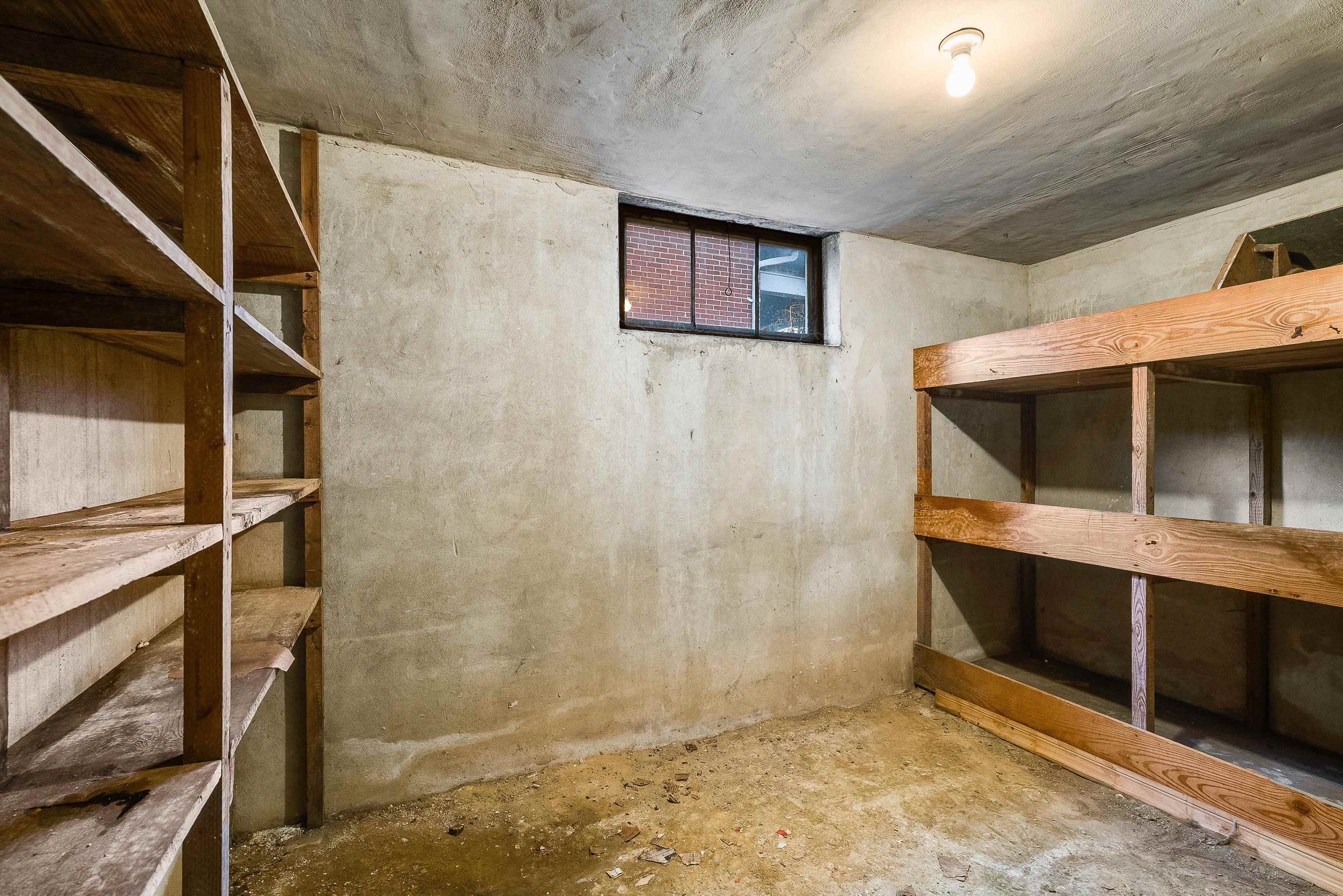 420 FLORENCE AVE, WAYNESBORO, Virginia 22980, 3 Bedrooms Bedrooms, ,1 BathroomBathrooms,Residential,420 FLORENCE AVE,671942 MLS # 671942