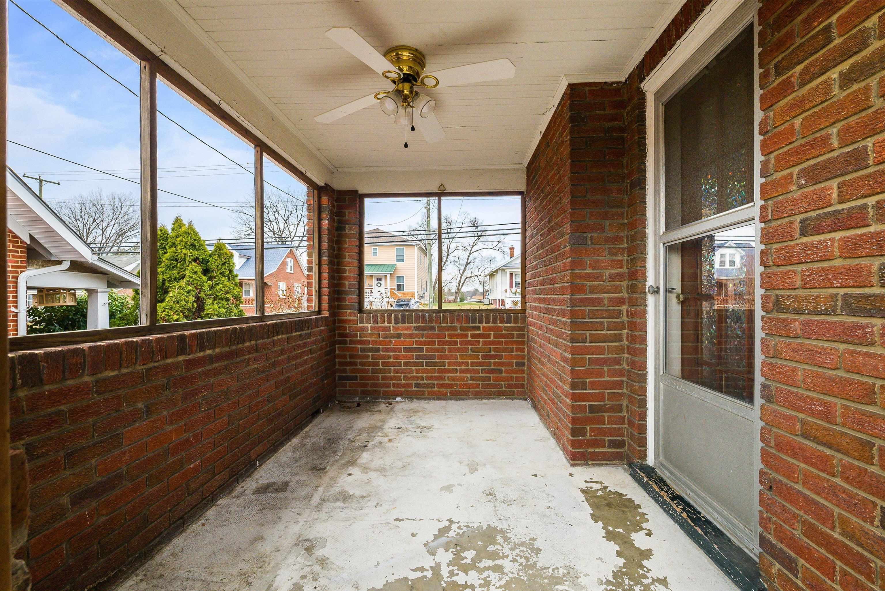 420 FLORENCE AVE, WAYNESBORO, Virginia 22980, 3 Bedrooms Bedrooms, ,1 BathroomBathrooms,Residential,420 FLORENCE AVE,671942 MLS # 671942