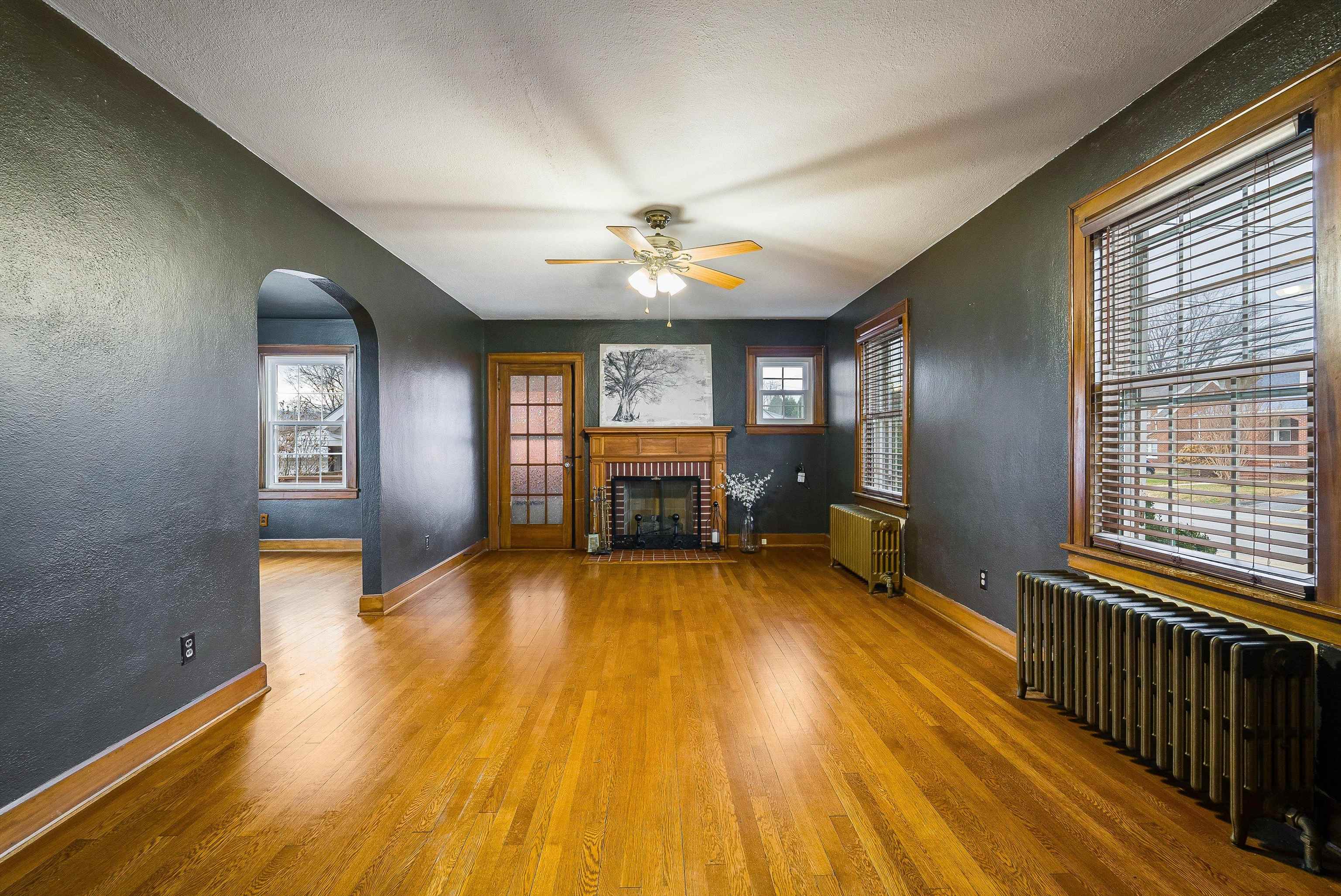 420 FLORENCE AVE, WAYNESBORO, Virginia 22980, 3 Bedrooms Bedrooms, ,1 BathroomBathrooms,Residential,420 FLORENCE AVE,671942 MLS # 671942