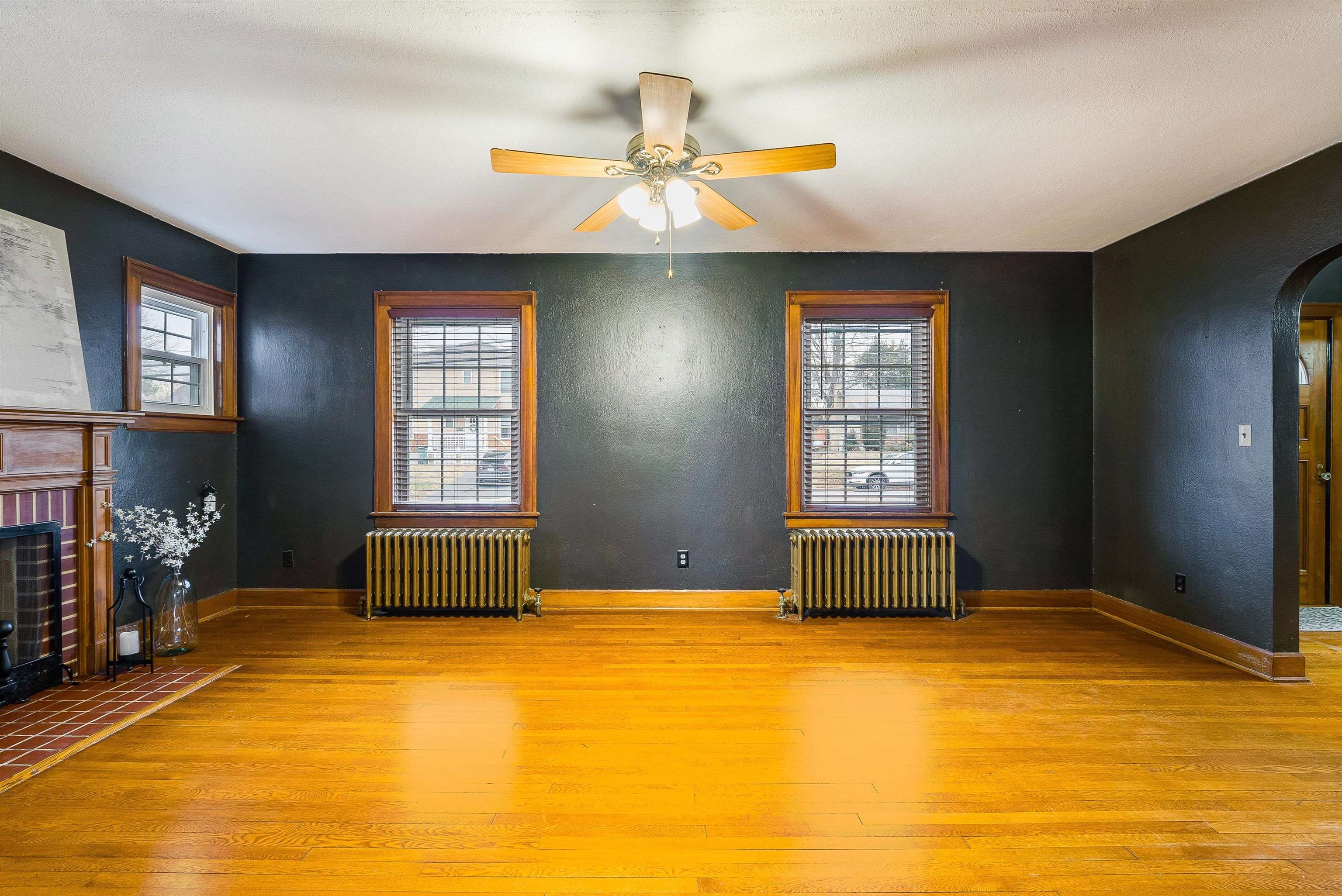 420 FLORENCE AVE, WAYNESBORO, Virginia 22980, 3 Bedrooms Bedrooms, ,1 BathroomBathrooms,Residential,420 FLORENCE AVE,671942 MLS # 671942