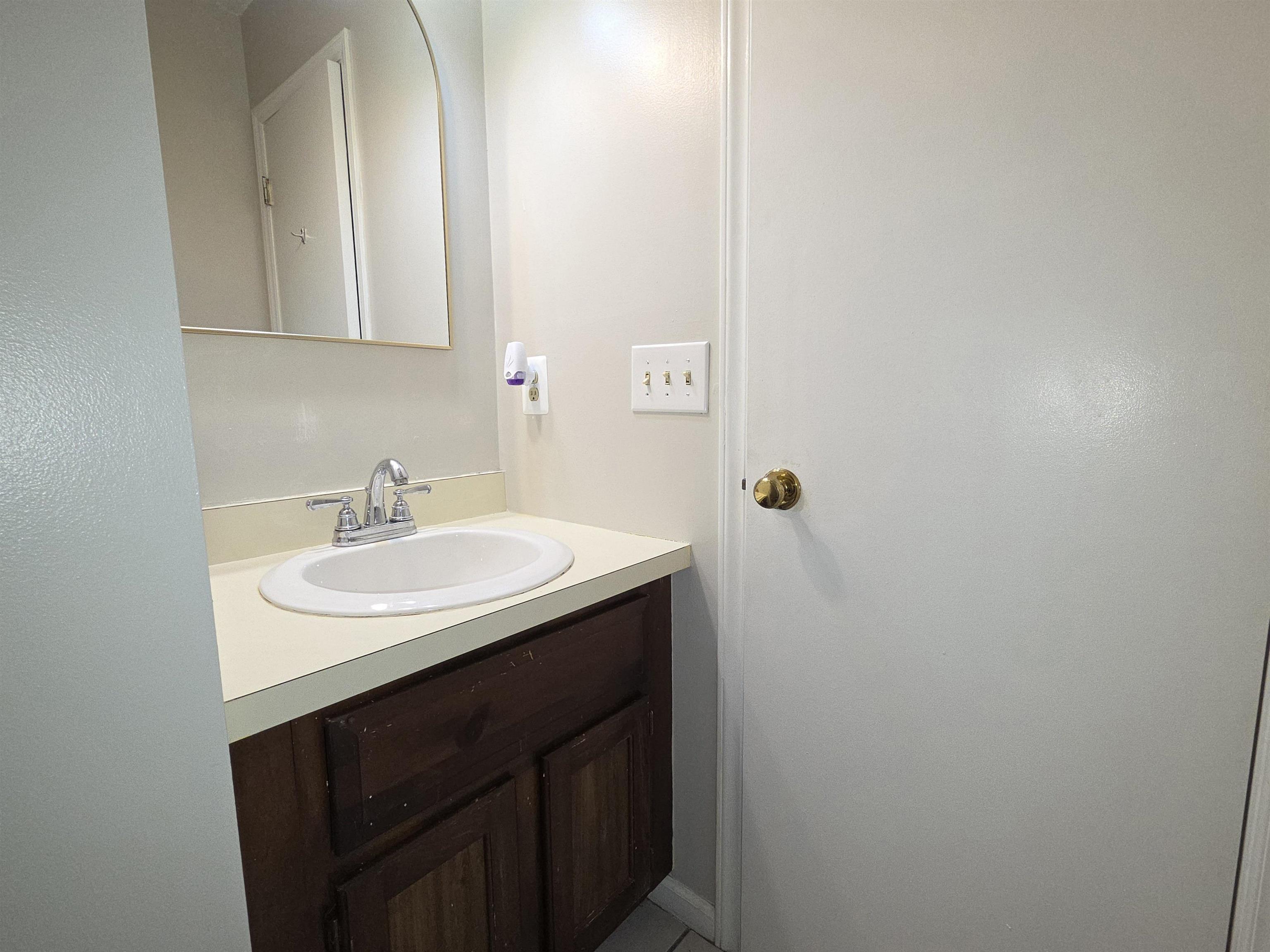 874 VINE ST, HARRISONBURG, Virginia 22802, 2 Bedrooms Bedrooms, ,1 BathroomBathrooms,Residential,874 VINE ST,671944 MLS # 671944