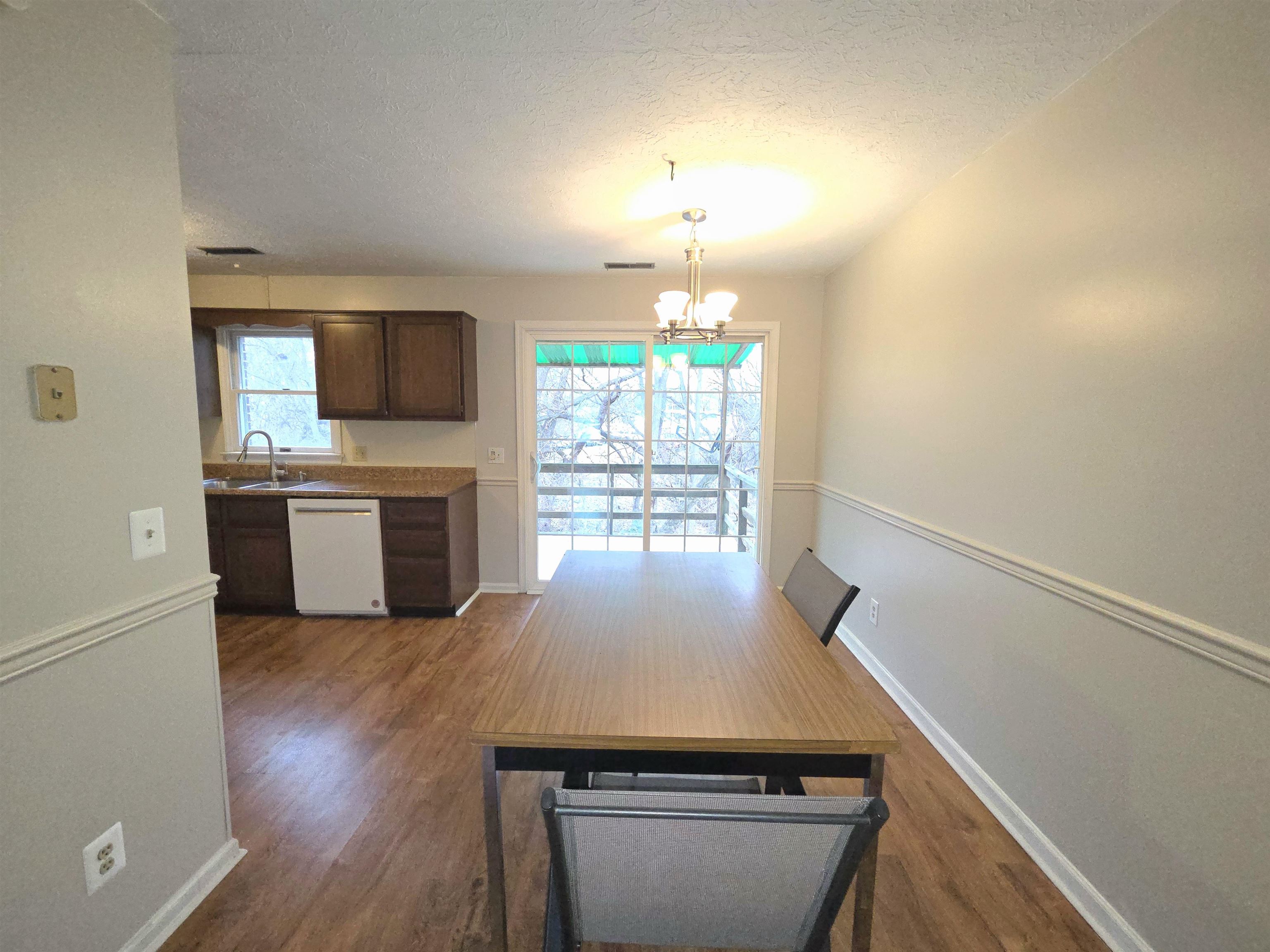 874 VINE ST, HARRISONBURG, Virginia 22802, 2 Bedrooms Bedrooms, ,1 BathroomBathrooms,Residential,874 VINE ST,671944 MLS # 671944