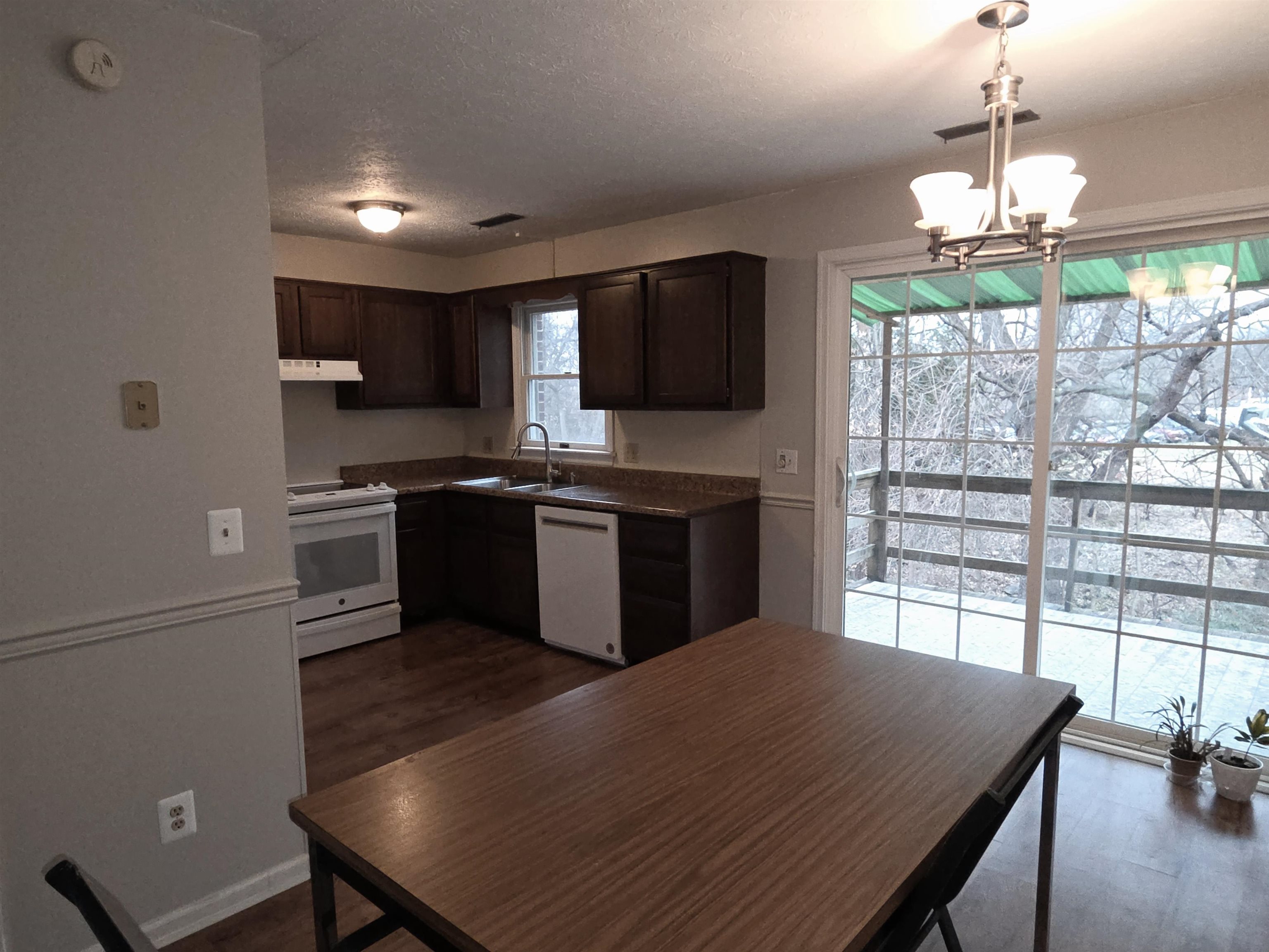 874 VINE ST, HARRISONBURG, Virginia 22802, 2 Bedrooms Bedrooms, ,1 BathroomBathrooms,Residential,874 VINE ST,671944 MLS # 671944