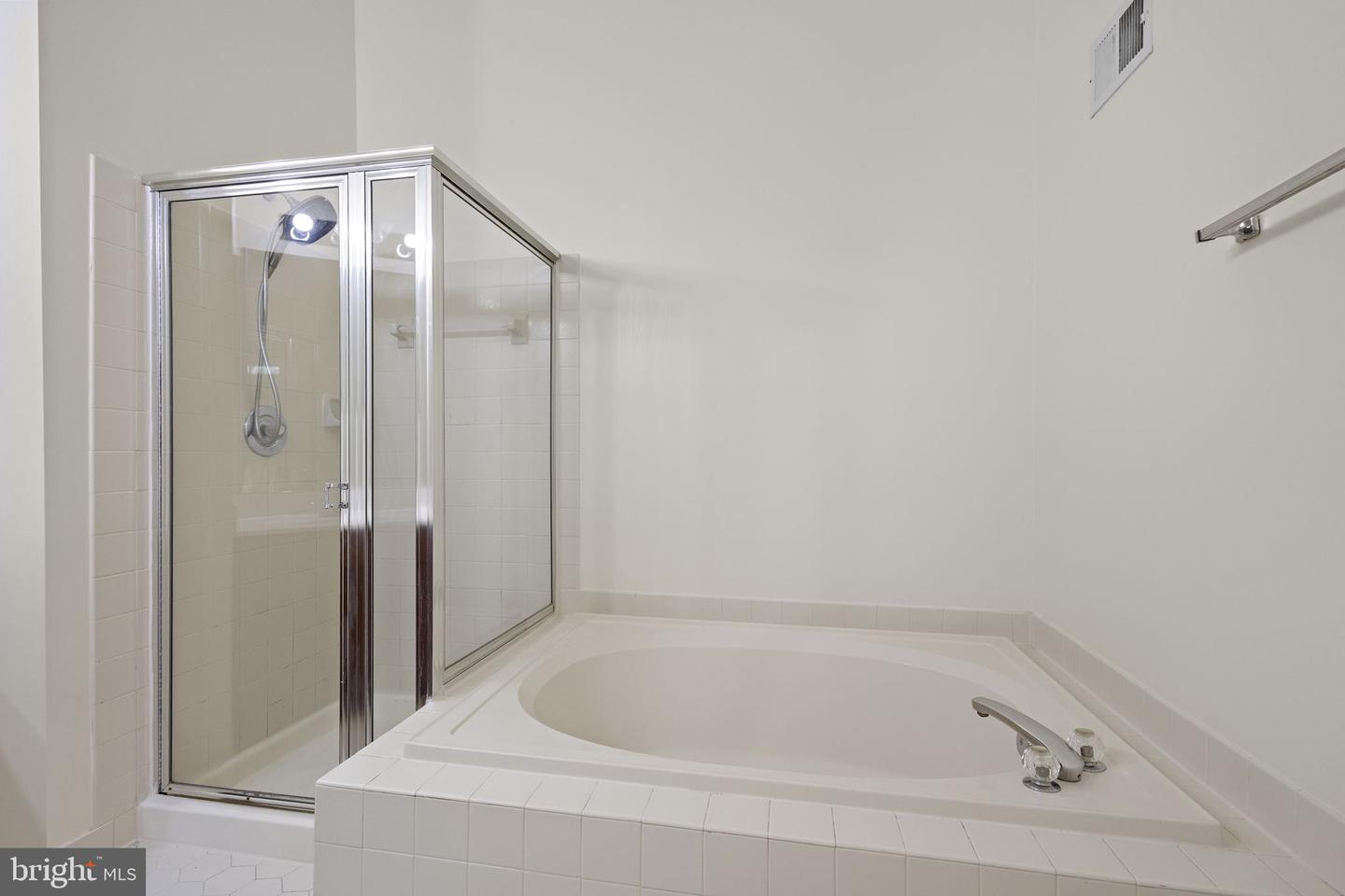 10828 CARAWAY CIR, MANASSAS, Virginia 20109, 4 Bedrooms Bedrooms, ,3 BathroomsBathrooms,Residential,For sale,10828 CARAWAY CIR,VAPW2107392 MLS # VAPW2107392