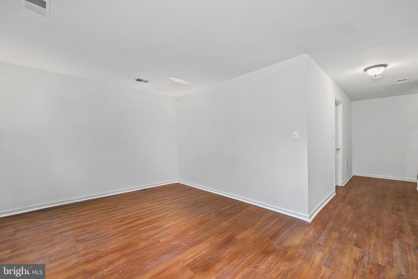 6428 WARREN POINT CT, ALEXANDRIA, Virginia 22315, 3 Bedrooms Bedrooms, ,1 BathroomBathrooms,Residential,For sale,6428 WARREN POINT CT,VAFX2282494 MLS # VAFX2282494