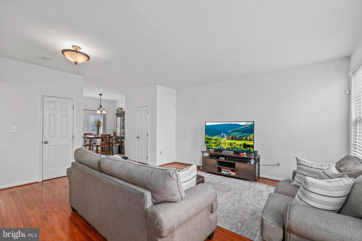 6428 WARREN POINT CT, ALEXANDRIA, Virginia 22315, 3 Bedrooms Bedrooms, ,1 BathroomBathrooms,Residential,For sale,6428 WARREN POINT CT,VAFX2282494 MLS # VAFX2282494