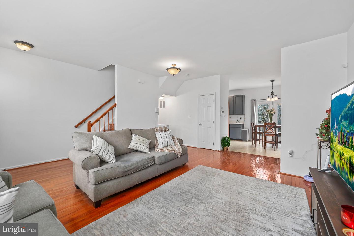 6428 WARREN POINT CT, ALEXANDRIA, Virginia 22315, 3 Bedrooms Bedrooms, ,1 BathroomBathrooms,Residential,For sale,6428 WARREN POINT CT,VAFX2282494 MLS # VAFX2282494