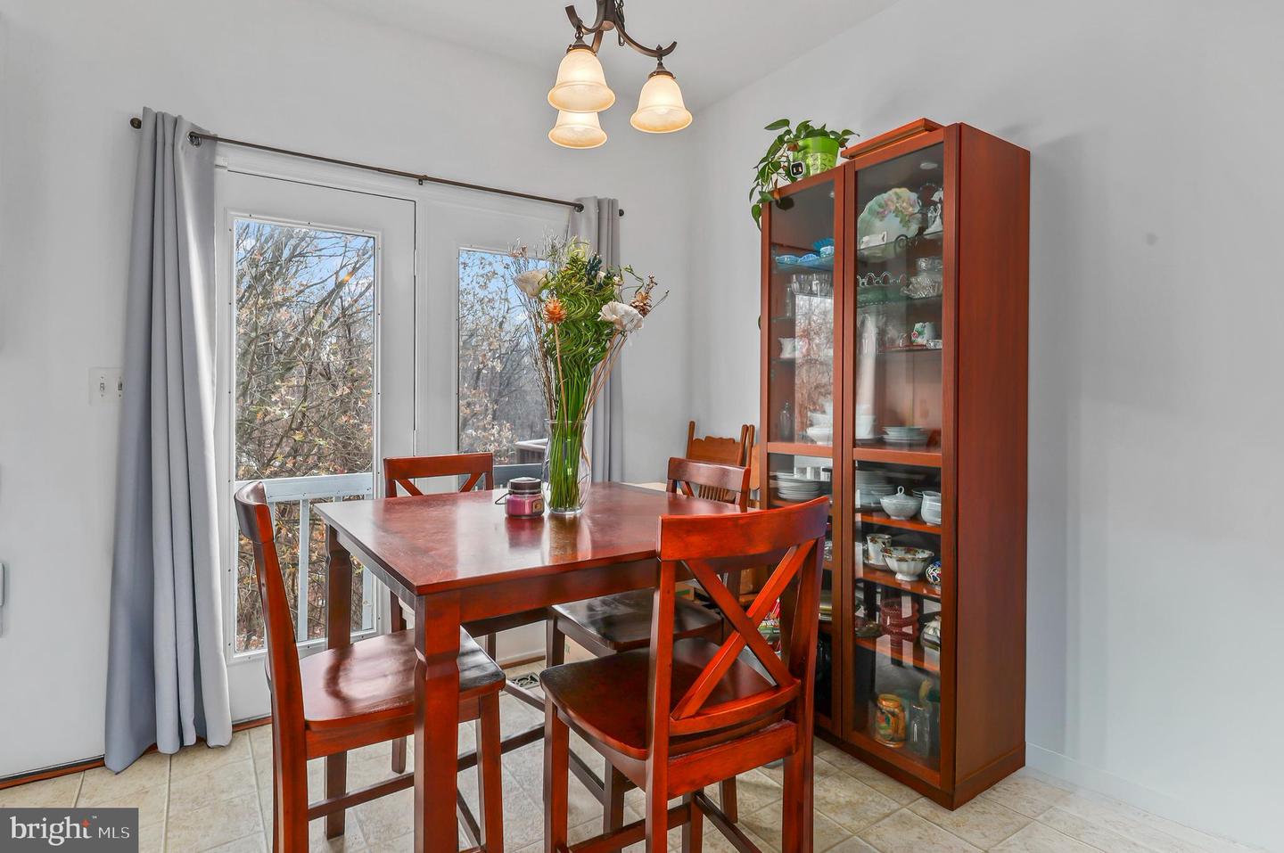 6428 WARREN POINT CT, ALEXANDRIA, Virginia 22315, 3 Bedrooms Bedrooms, ,1 BathroomBathrooms,Residential,For sale,6428 WARREN POINT CT,VAFX2282494 MLS # VAFX2282494