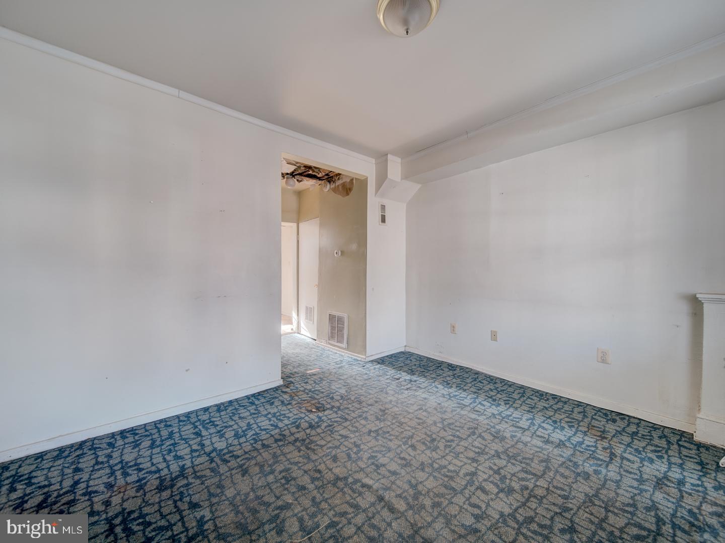 1709 L ST NE, WASHINGTON, District Of Columbia 20002, 2 Bedrooms Bedrooms, ,1 BathroomBathrooms,Residential,For sale,1709 L ST NE,DCDC2235206 MLS # DCDC2235206