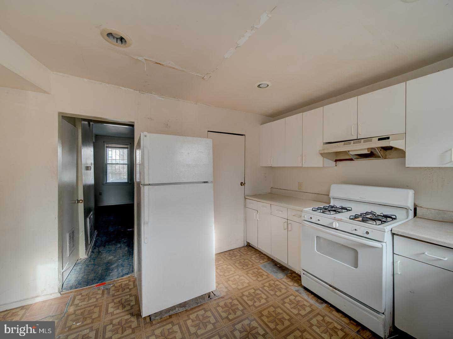 1709 L ST NE, WASHINGTON, District Of Columbia 20002, 2 Bedrooms Bedrooms, ,1 BathroomBathrooms,Residential,For sale,1709 L ST NE,DCDC2235206 MLS # DCDC2235206