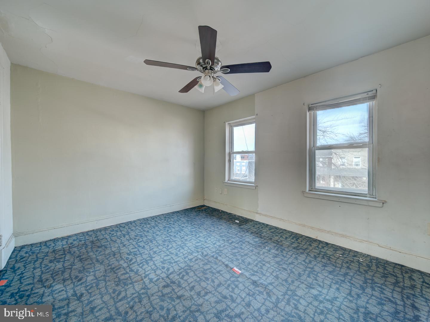 1709 L ST NE, WASHINGTON, District Of Columbia 20002, 2 Bedrooms Bedrooms, ,1 BathroomBathrooms,Residential,For sale,1709 L ST NE,DCDC2235206 MLS # DCDC2235206