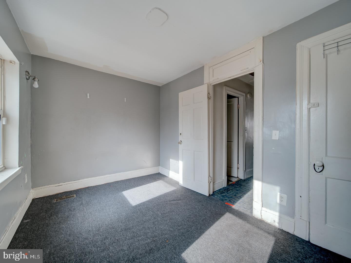 1709 L ST NE, WASHINGTON, District Of Columbia 20002, 2 Bedrooms Bedrooms, ,1 BathroomBathrooms,Residential,For sale,1709 L ST NE,DCDC2235206 MLS # DCDC2235206