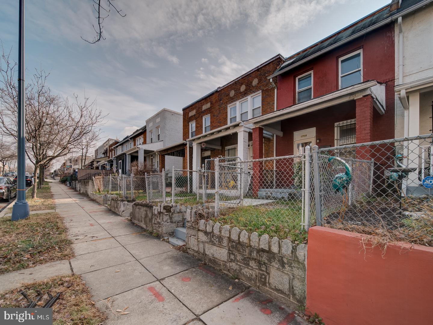 1709 L ST NE, WASHINGTON, District Of Columbia 20002, 2 Bedrooms Bedrooms, ,1 BathroomBathrooms,Residential,For sale,1709 L ST NE,DCDC2235206 MLS # DCDC2235206