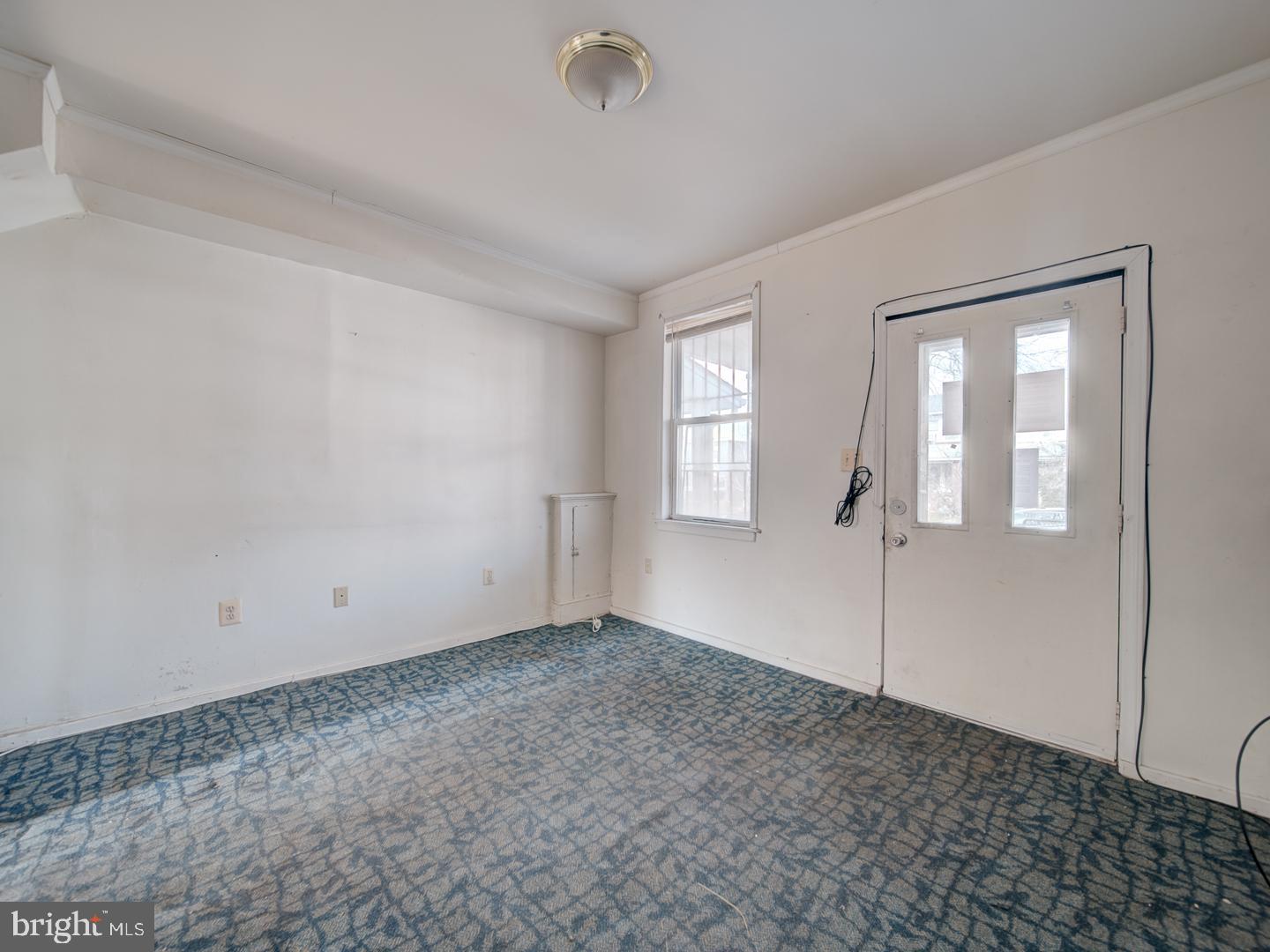 1709 L ST NE, WASHINGTON, District Of Columbia 20002, 2 Bedrooms Bedrooms, ,1 BathroomBathrooms,Residential,For sale,1709 L ST NE,DCDC2235206 MLS # DCDC2235206