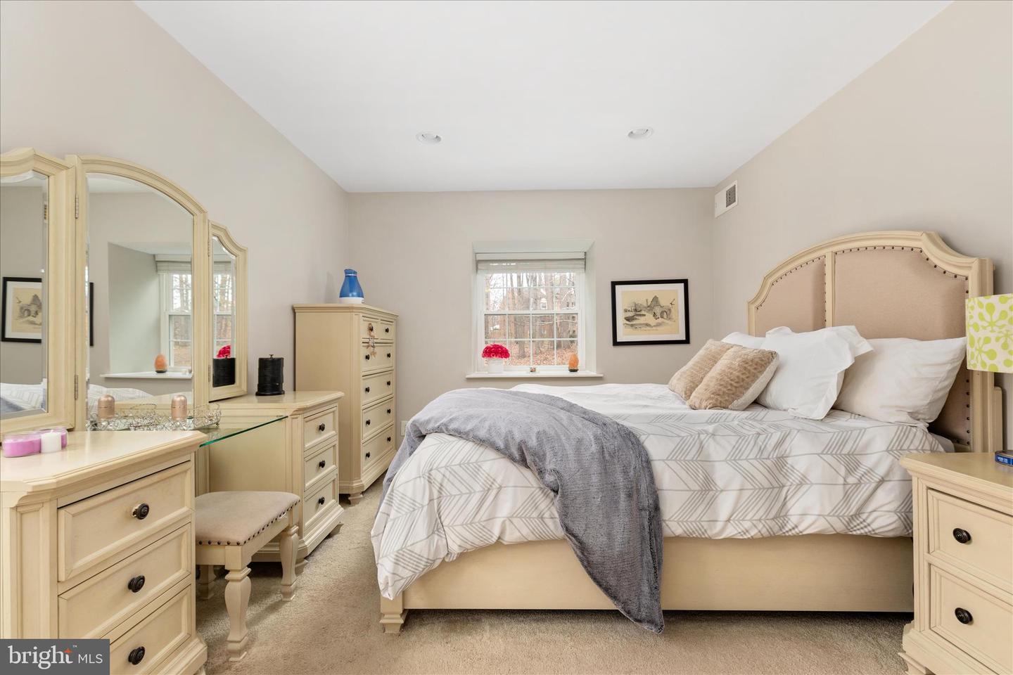 5833 COVE LANDING RD #304, BURKE, Virginia 22015, 2 Bedrooms Bedrooms, ,2 BathroomsBathrooms,Residential,For sale,5833 COVE LANDING RD #304,VAFX2282748 MLS # VAFX2282748 5833 COVE LANDING RD #304, BURKE, Virginia 22015, 2 Bedrooms Bedrooms, ,2 BathroomsBathrooms,Residential,For sale,5833 COVE LANDING RD #304,VAFX2282748 MLS # VAFX2282748