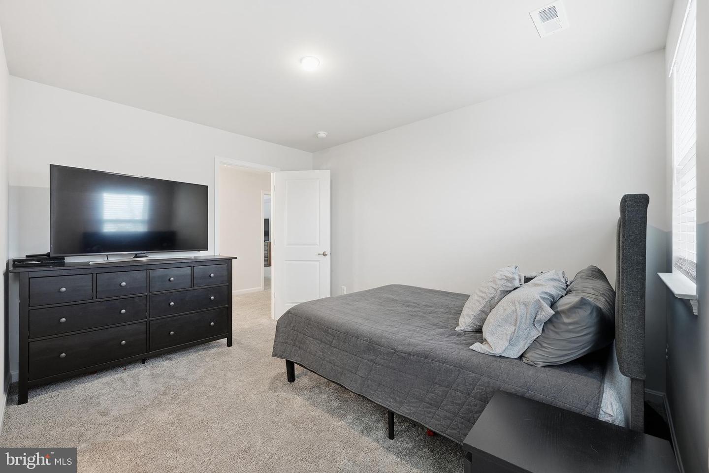 8317 SUNSET DR, MANASSAS, Virginia 20110, 4 Bedrooms Bedrooms, ,4 BathroomsBathrooms,Residential,For sale,8317 SUNSET DR,VAPW2109266 MLS # VAPW2109266