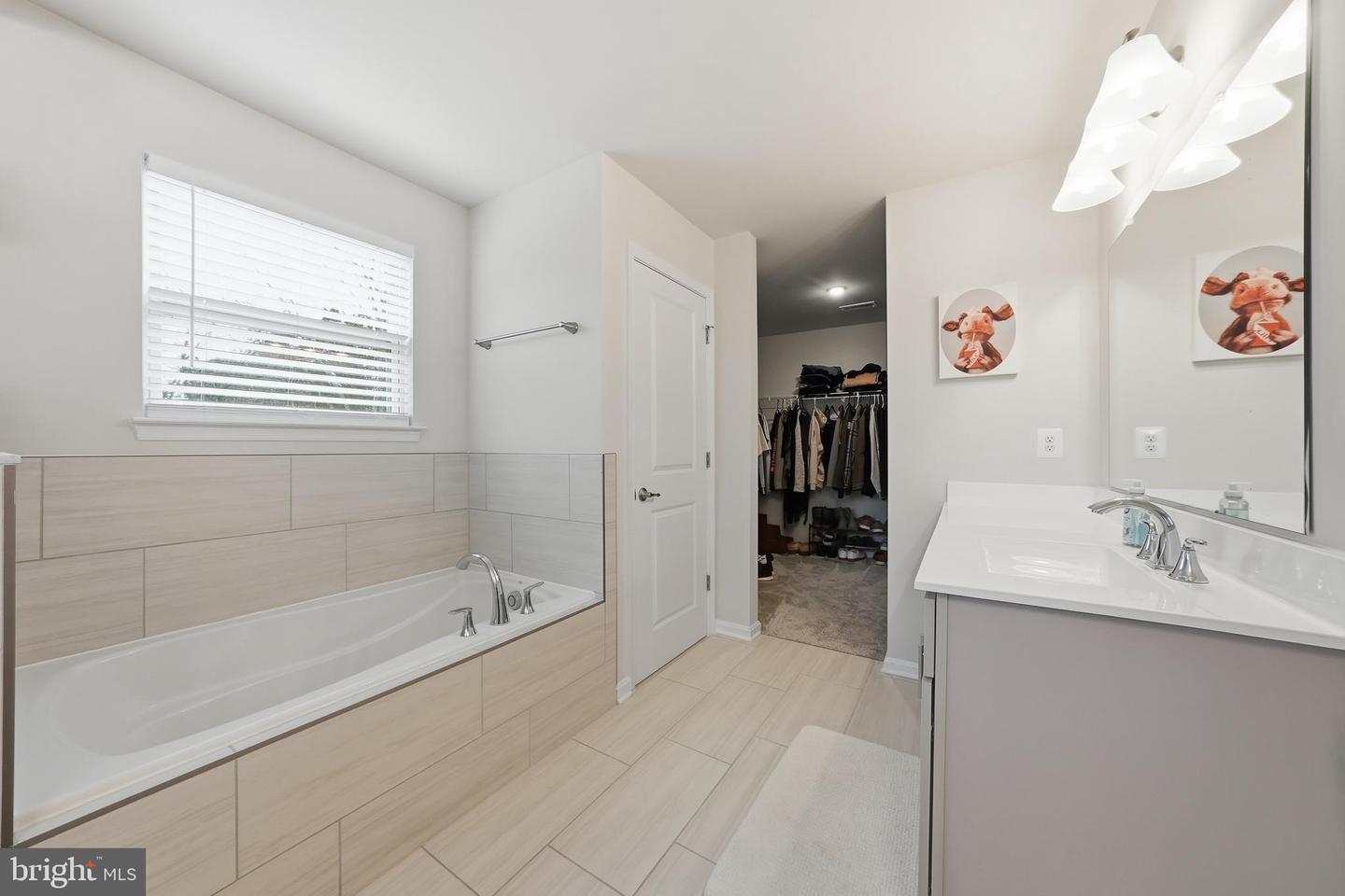 8317 SUNSET DR, MANASSAS, Virginia 20110, 4 Bedrooms Bedrooms, ,4 BathroomsBathrooms,Residential,For sale,8317 SUNSET DR,VAPW2109266 MLS # VAPW2109266