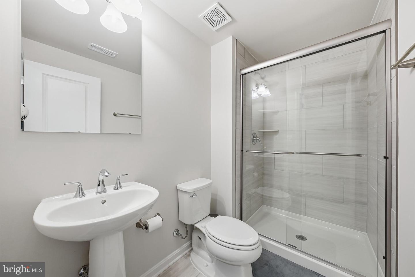 8317 SUNSET DR, MANASSAS, Virginia 20110, 4 Bedrooms Bedrooms, ,4 BathroomsBathrooms,Residential,For sale,8317 SUNSET DR,VAPW2109266 MLS # VAPW2109266