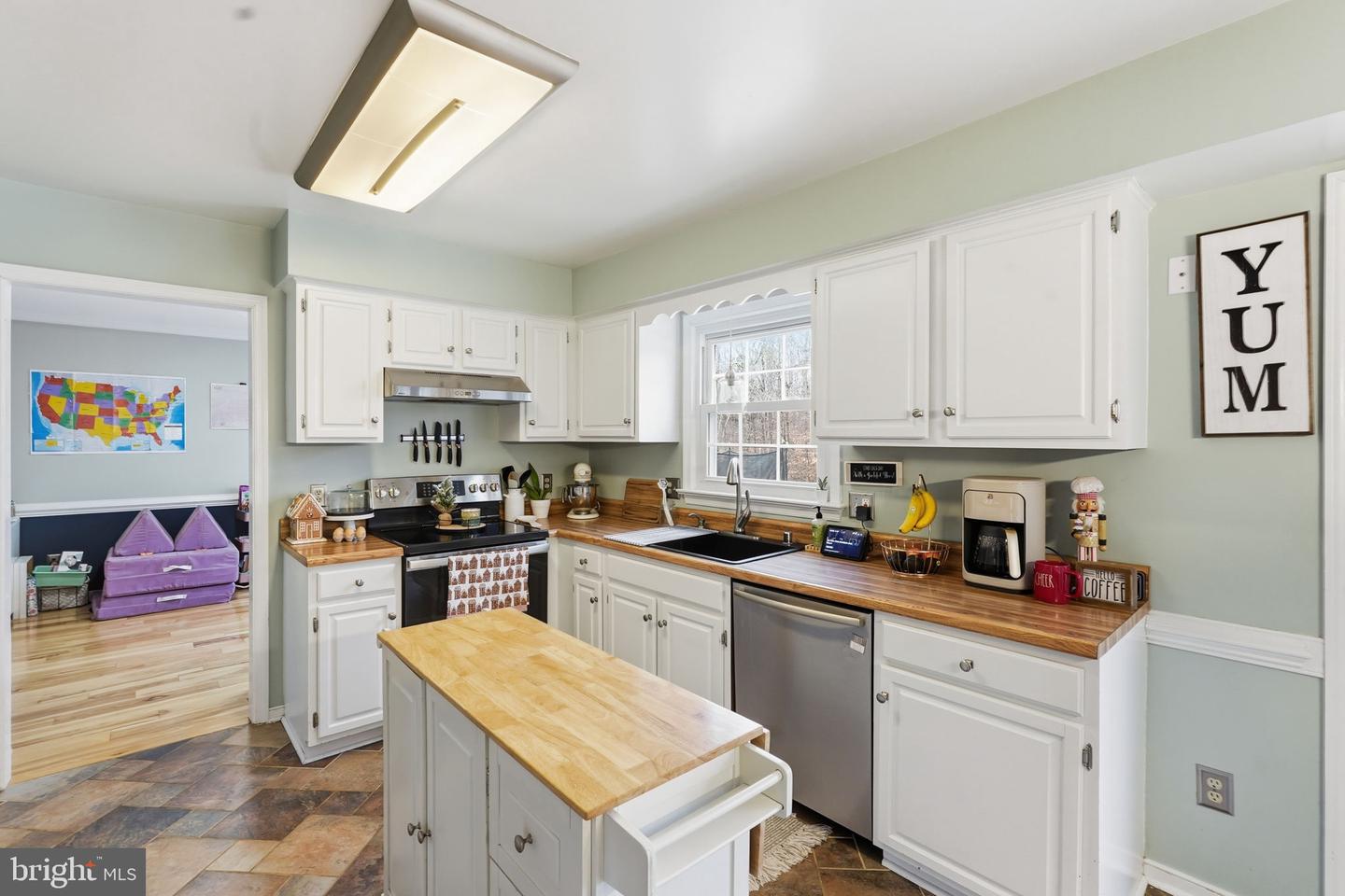 2076 AQUIA DR, STAFFORD, Virginia 22554, 3 Bedrooms Bedrooms, ,2 BathroomsBathrooms,Residential,For sale,2076 AQUIA DR,VAST2044772 MLS # VAST2044772 2076 AQUIA DR, STAFFORD, Virginia 22554, 3 Bedrooms Bedrooms, ,2 BathroomsBathrooms,Residential,For sale,2076 AQUIA DR,VAST2044772 MLS # VAST2044772