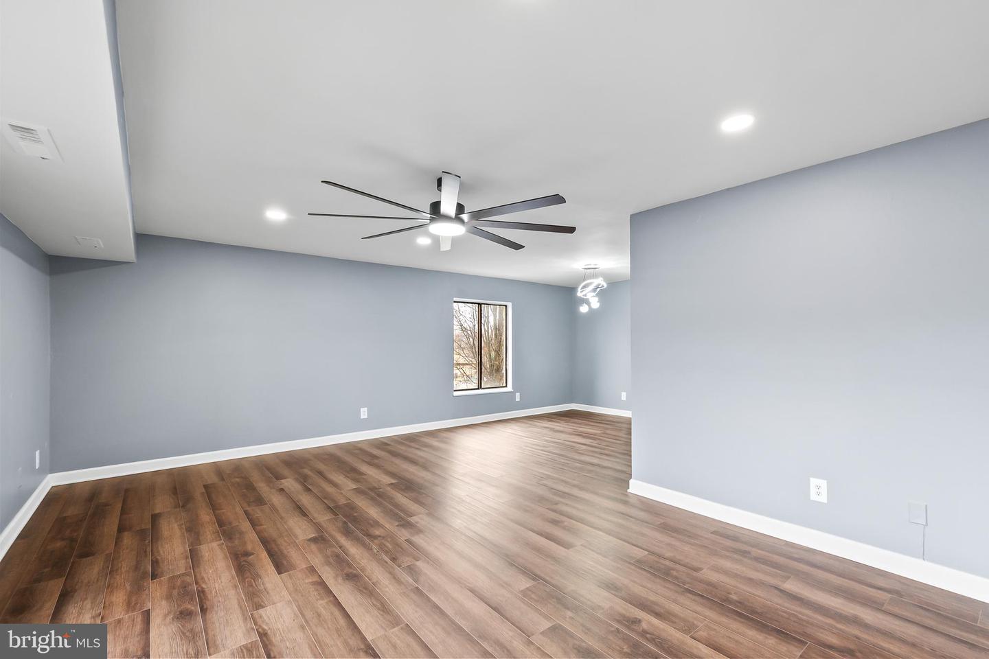 6001 ARLINGTON BLVD #102, FALLS CHURCH, Virginia 22044, 2 Bedrooms Bedrooms, ,2 BathroomsBathrooms,Residential,For sale,6001 ARLINGTON BLVD #102,VAFX2282802 MLS # VAFX2282802