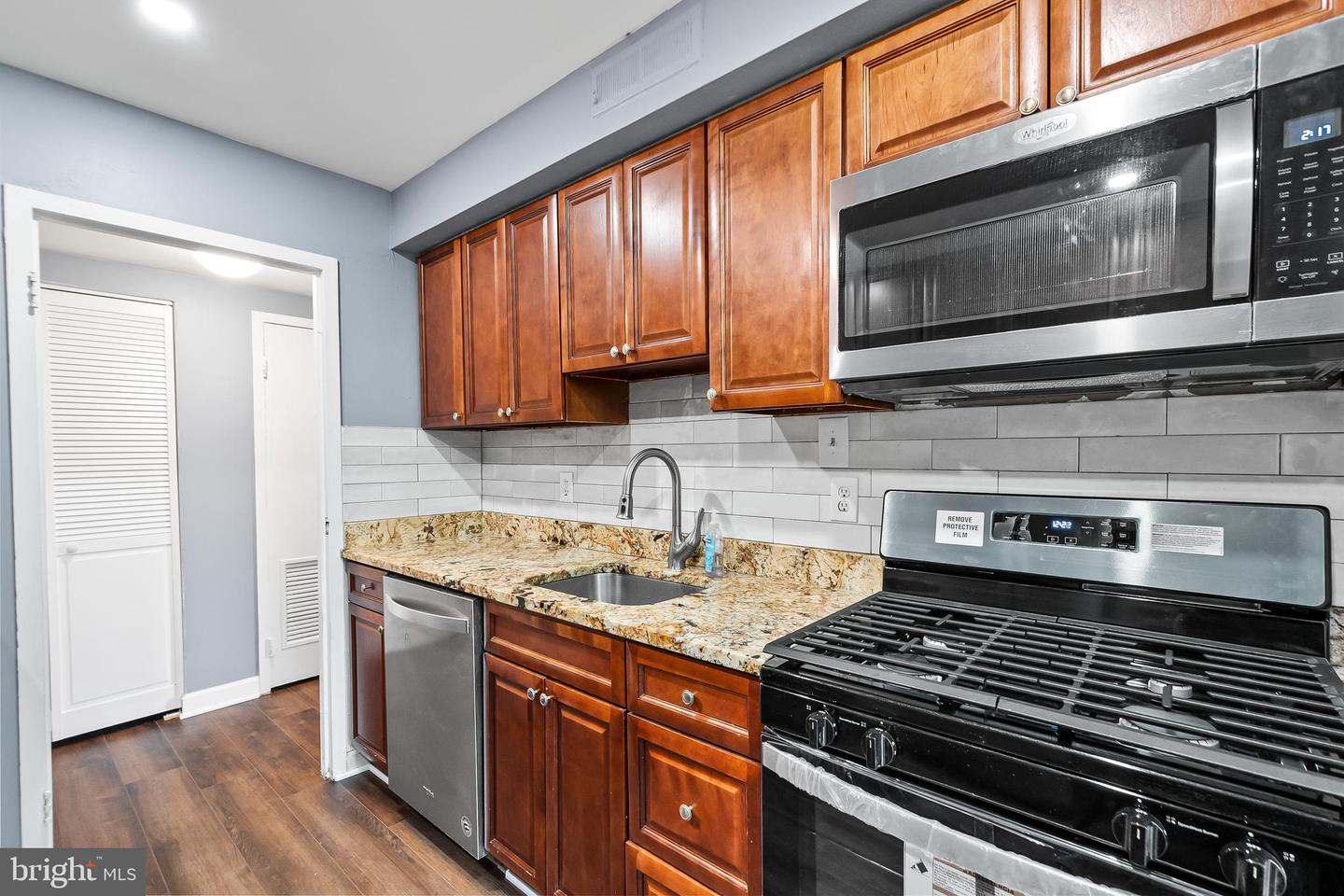 6001 ARLINGTON BLVD #102, FALLS CHURCH, Virginia 22044, 2 Bedrooms Bedrooms, ,2 BathroomsBathrooms,Residential,For sale,6001 ARLINGTON BLVD #102,VAFX2282802 MLS # VAFX2282802