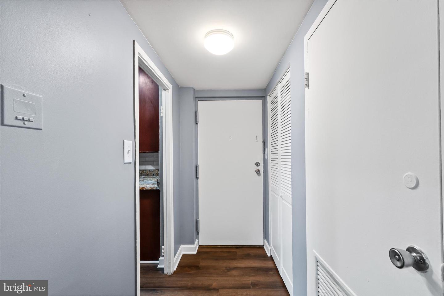 6001 ARLINGTON BLVD #102, FALLS CHURCH, Virginia 22044, 2 Bedrooms Bedrooms, ,2 BathroomsBathrooms,Residential,For sale,6001 ARLINGTON BLVD #102,VAFX2282802 MLS # VAFX2282802