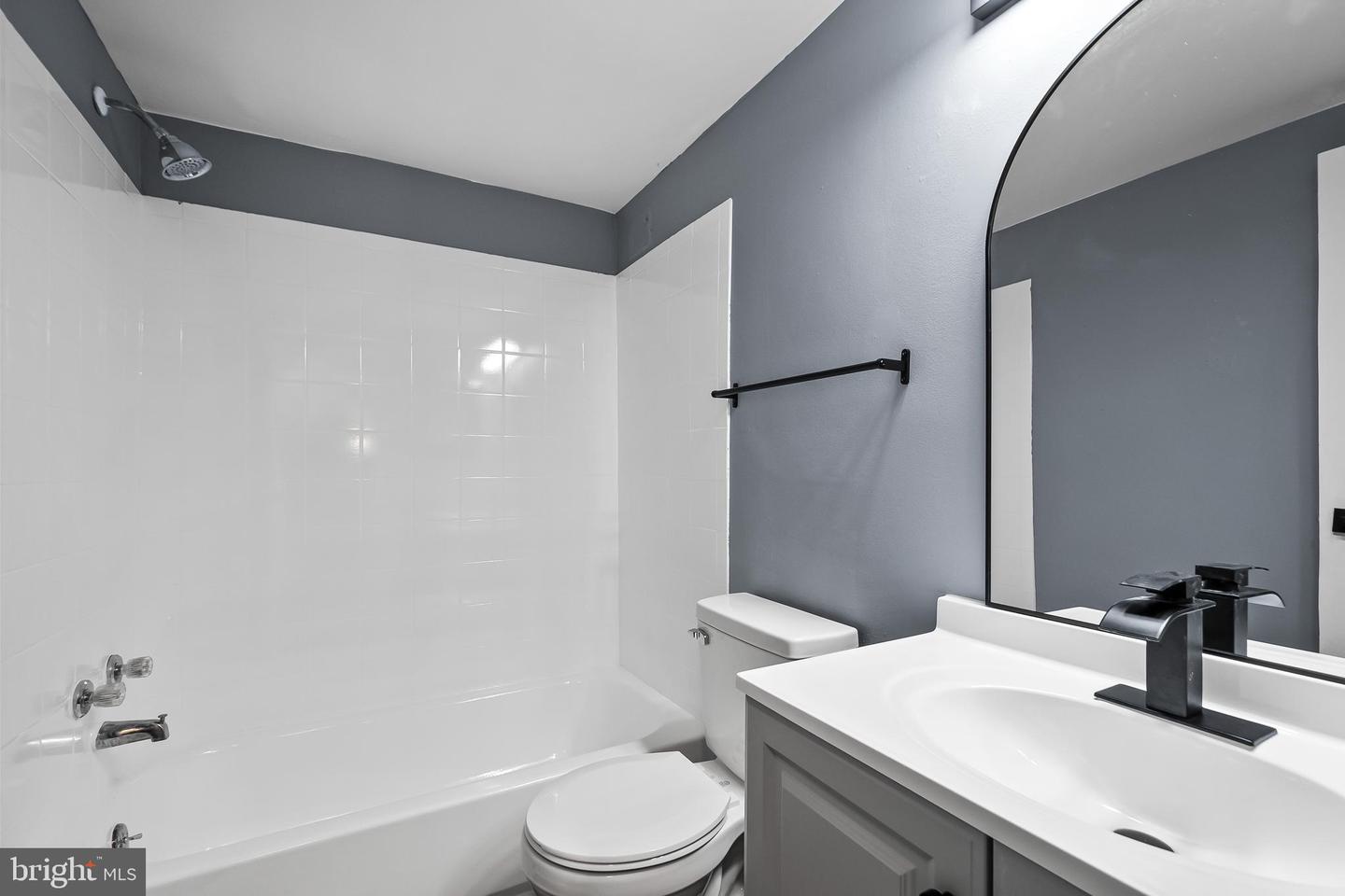 6001 ARLINGTON BLVD #102, FALLS CHURCH, Virginia 22044, 2 Bedrooms Bedrooms, ,2 BathroomsBathrooms,Residential,For sale,6001 ARLINGTON BLVD #102,VAFX2282802 MLS # VAFX2282802