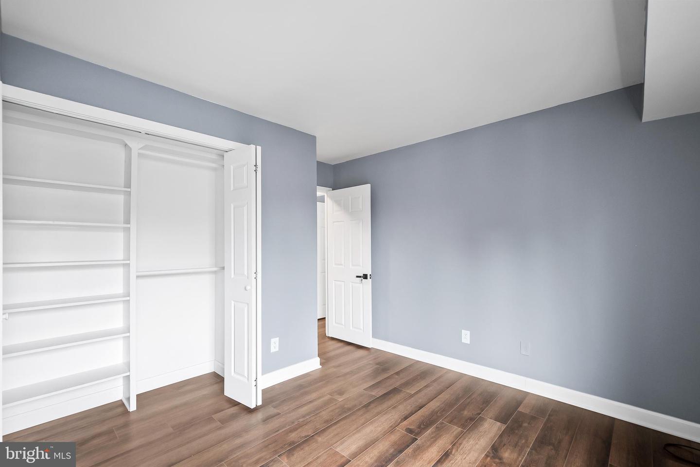 6001 ARLINGTON BLVD #102, FALLS CHURCH, Virginia 22044, 2 Bedrooms Bedrooms, ,2 BathroomsBathrooms,Residential,For sale,6001 ARLINGTON BLVD #102,VAFX2282802 MLS # VAFX2282802